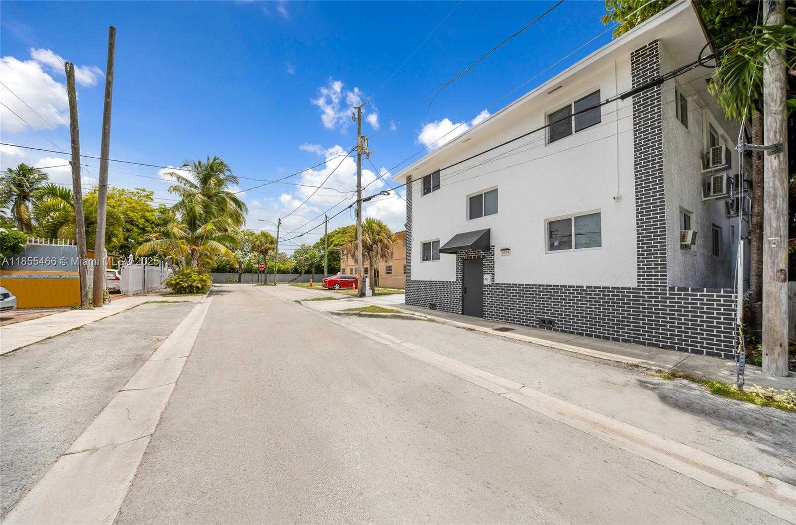 Small Image of 1028 SOUTH WEST 9TH AVE, Miami Number 33