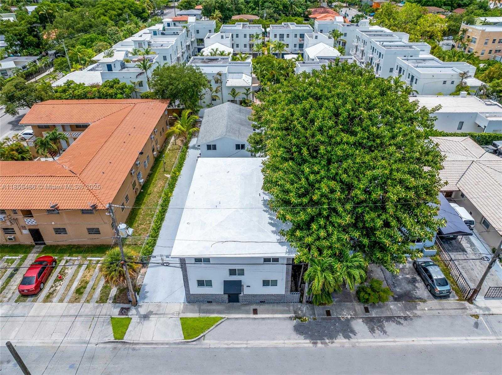 Small Image of 1028 SOUTH WEST 9TH AVE, Miami Number 9