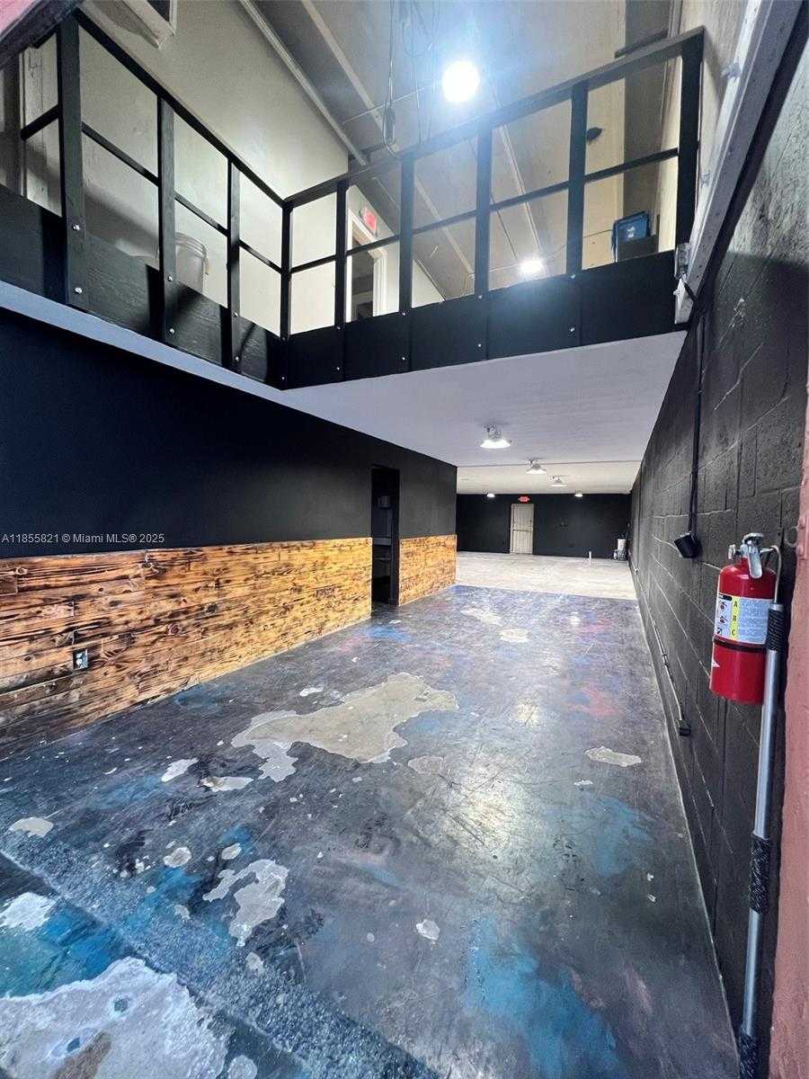 Small Image of 1657 WEST 40TH ST #6, Hialeah Number 2