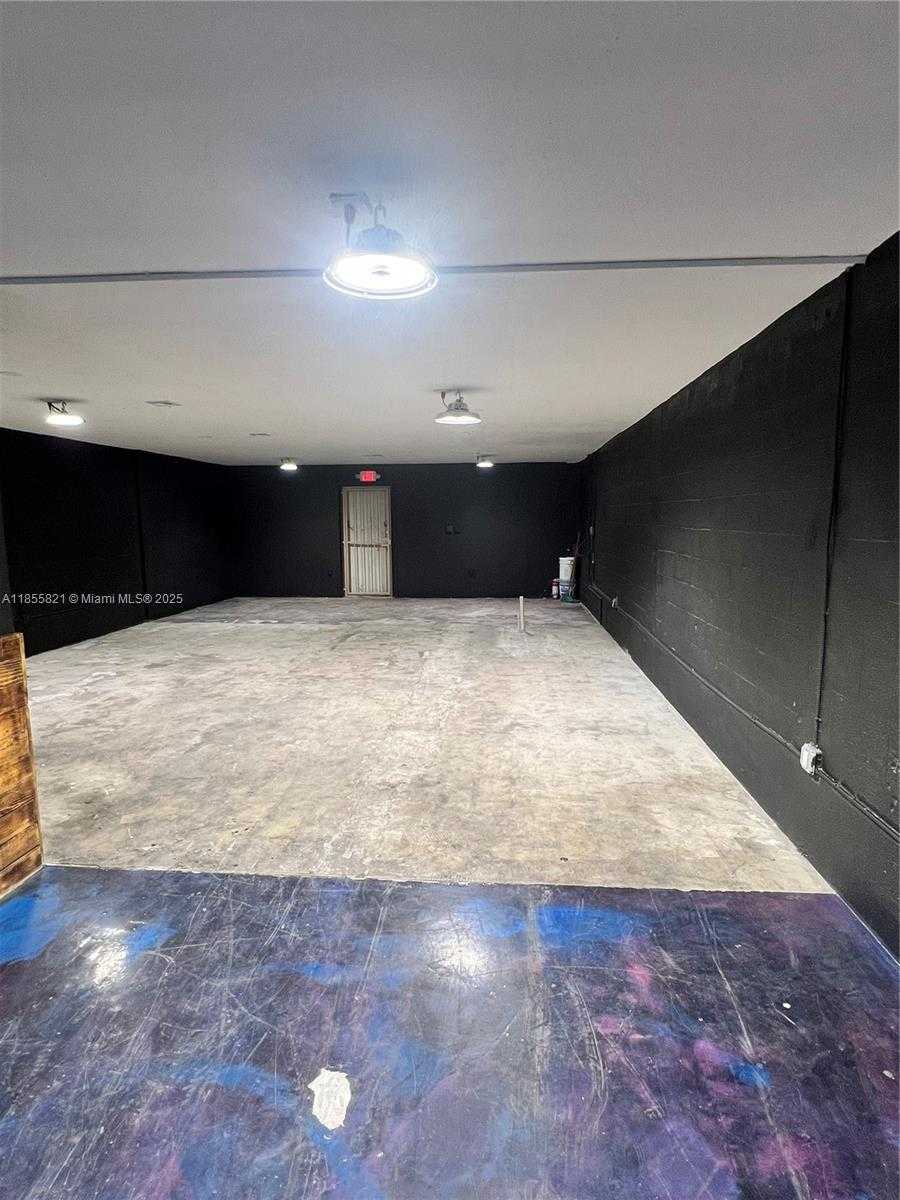 Small Image of 1657 WEST 40TH ST #6, Hialeah Number 3