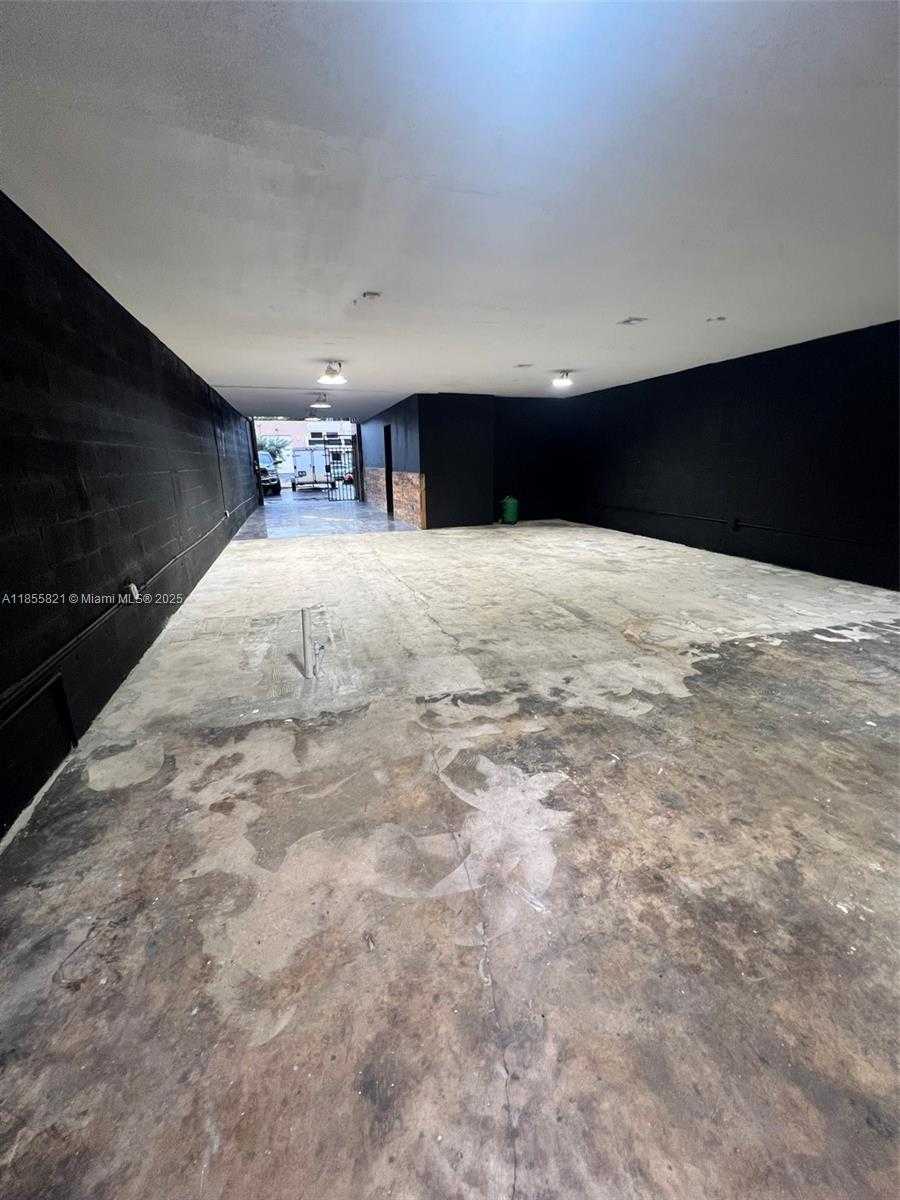 Small Image of 1657 WEST 40TH ST #6, Hialeah Number 4