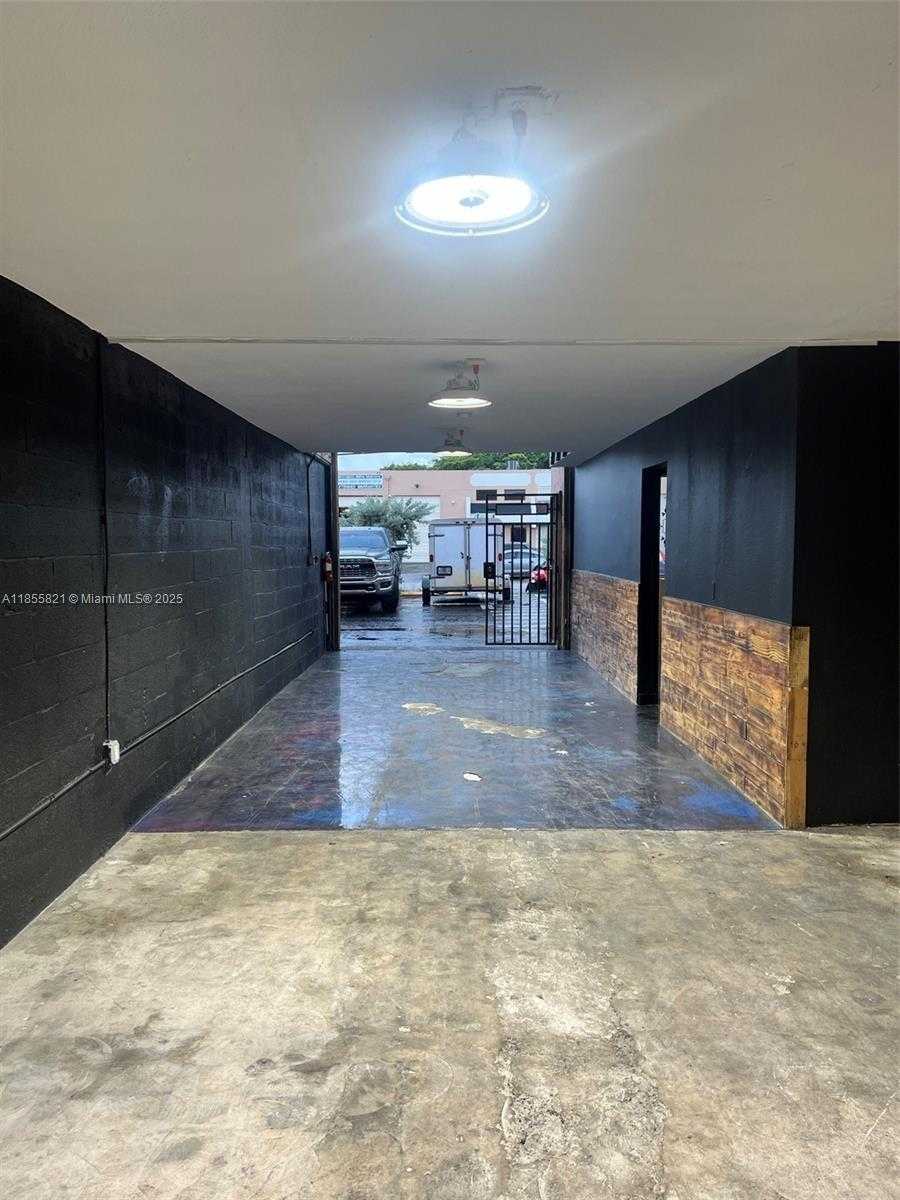 Small Image of 1657 WEST 40TH ST #6, Hialeah Number 5