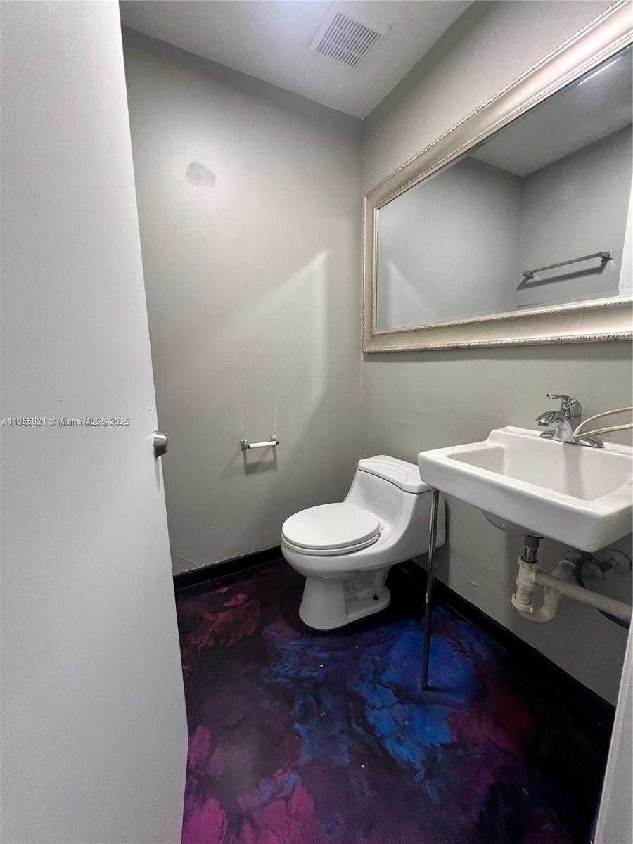 Small Image of 1657 WEST 40TH ST #6, Hialeah Number 9