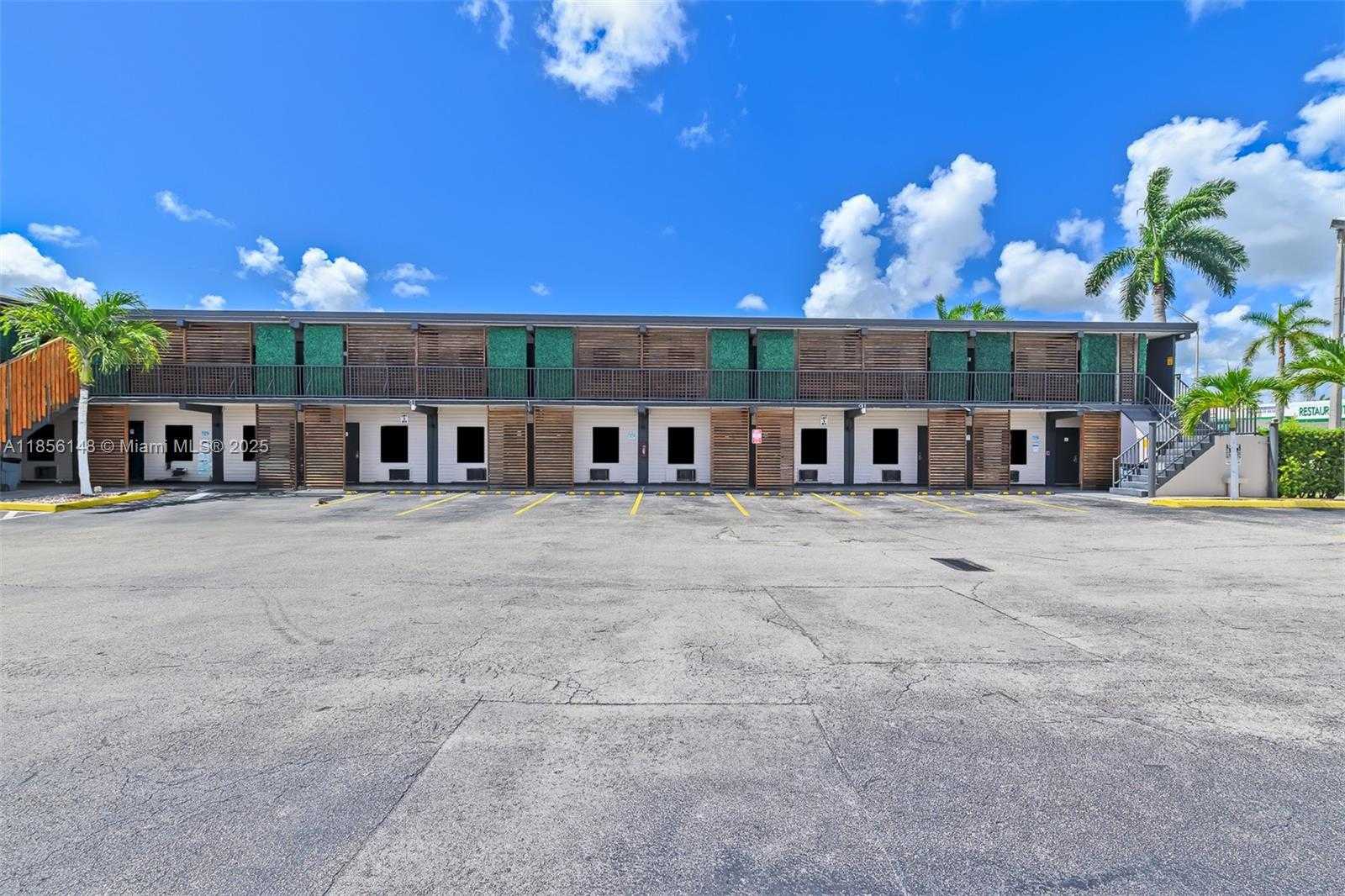 Small Image of 841 NORTH KROME AVE, Homestead Number 19