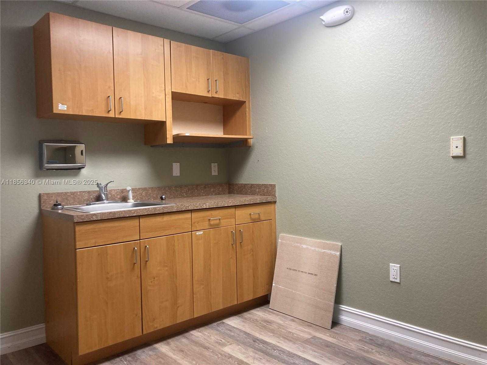 Small Image of 18316 MURDOCK CIR ##106, Port Charlotte Number 5