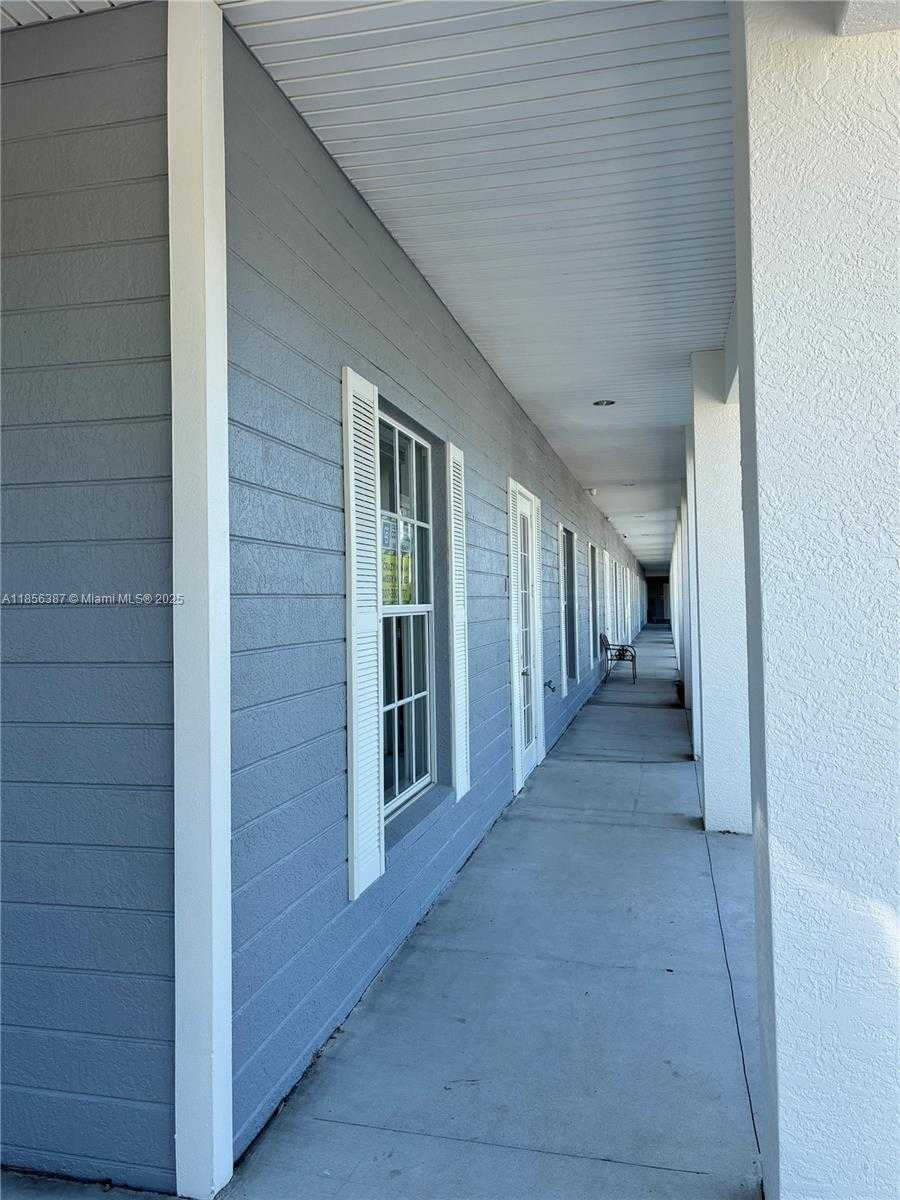 Small Image of 1032 TAMIAMI TRAIL #1, Port Charlotte Number 4