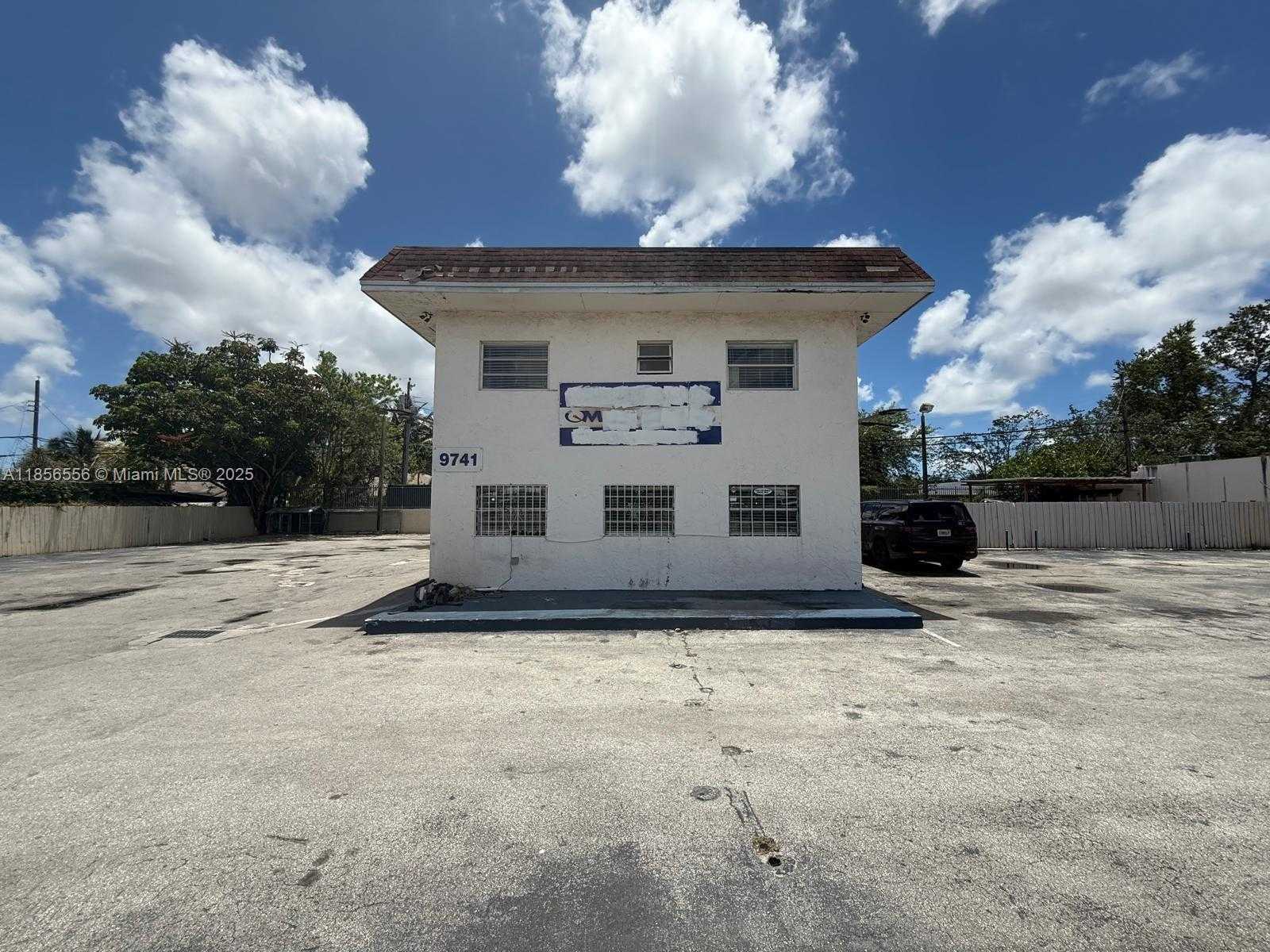 Small Image of Miami Number 3