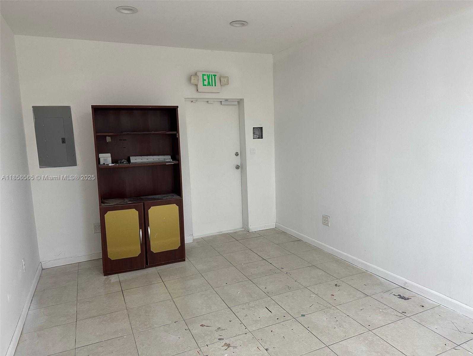 Small Image of 470 ANSIN BLVD #470H, Hallandale Beach Number 5