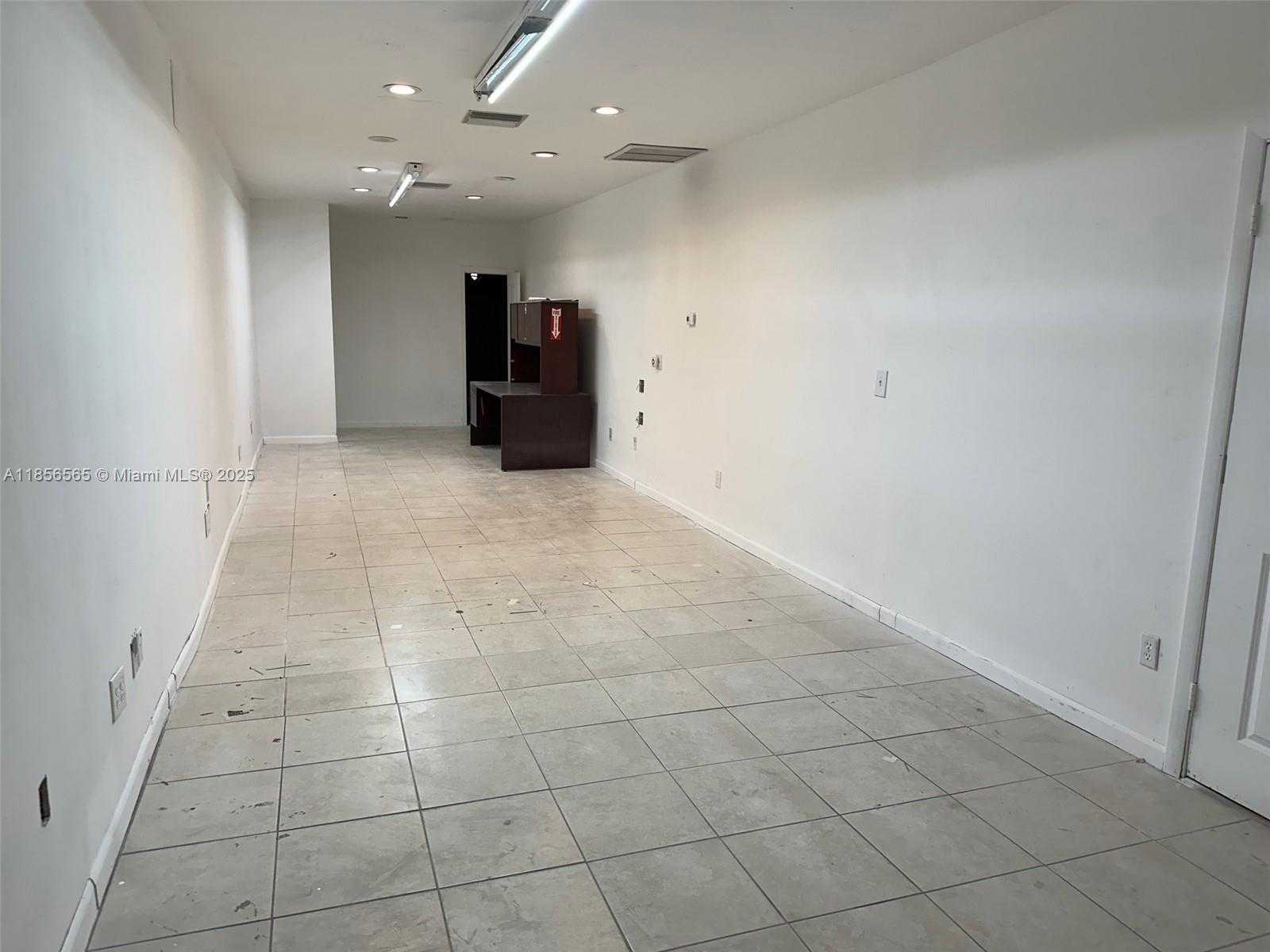 Small Image of 470 ANSIN BLVD #470H, Hallandale Beach Number 6