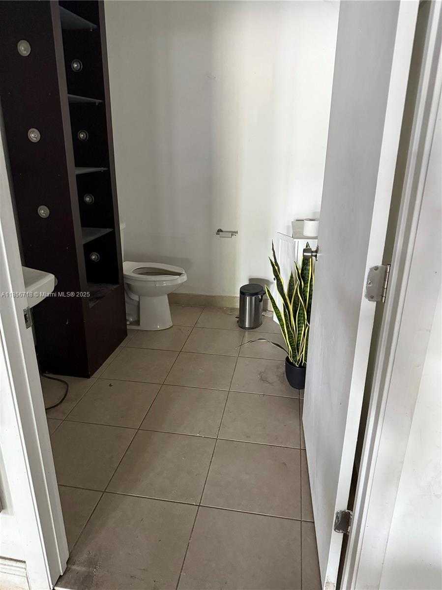 Small Image of 4316 NORTH WEST 2ND AVE, Miami Number 10