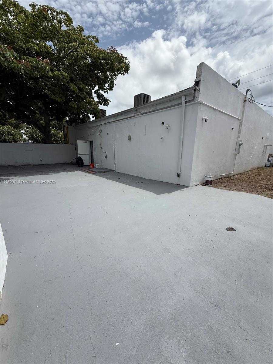 Small Image of 4316 NORTH WEST 2ND AVE, Miami Number 13