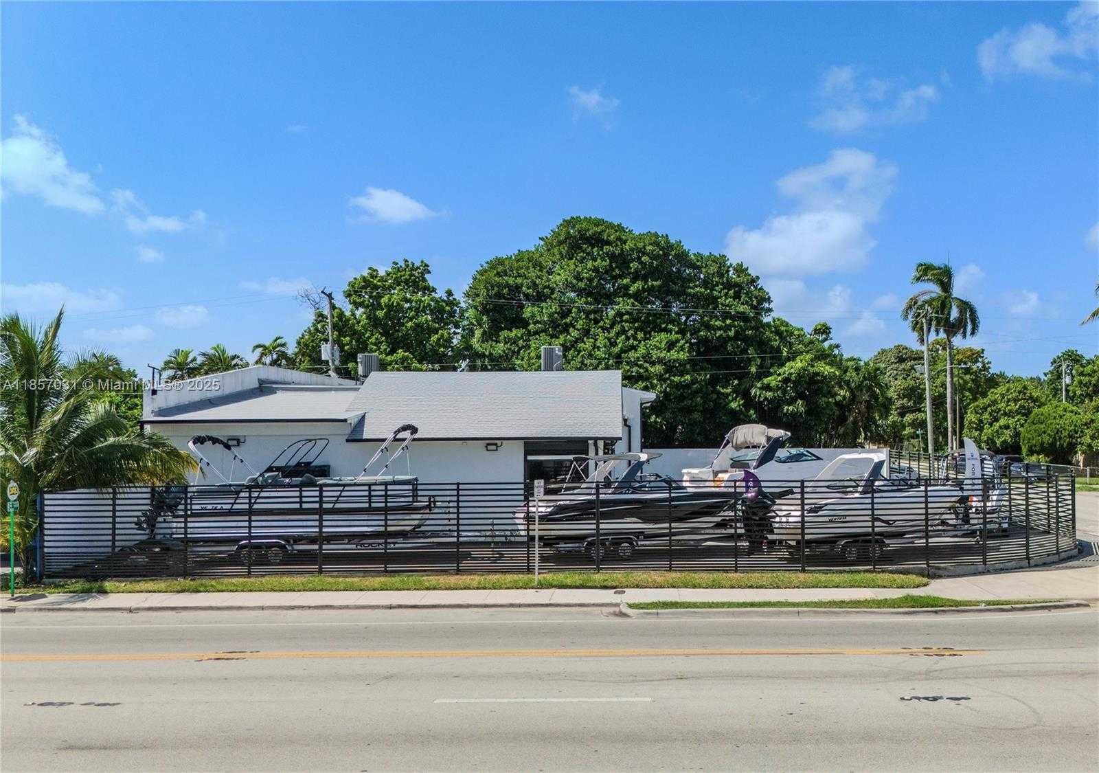 Small Image of 401 NORTH WEST 79TH ST, Miami Number 5