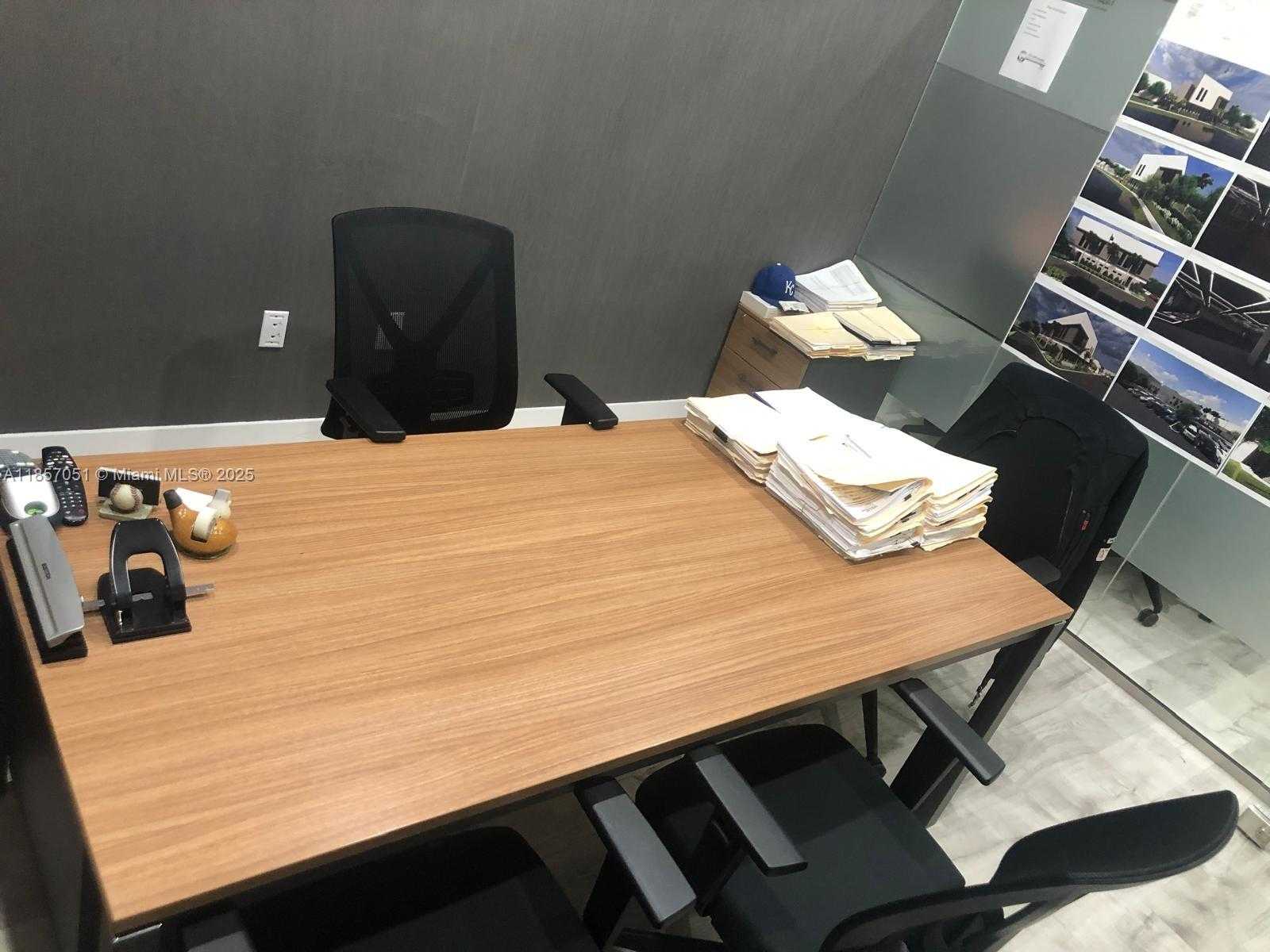 Small Image of 2893 EXECUTIVE PARK DR #302, Weston Number 12