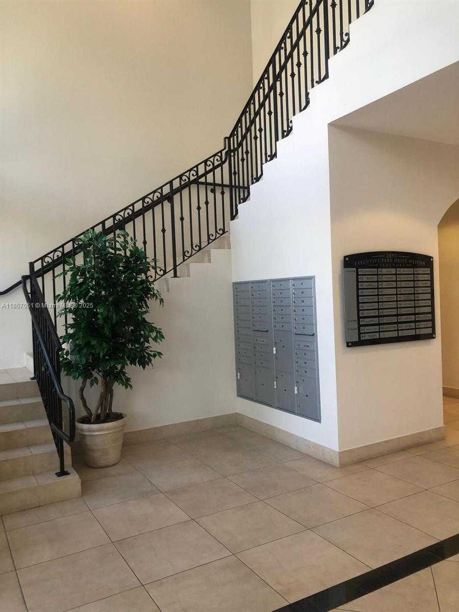 Small Image of 2893 EXECUTIVE PARK DR #302, Weston Number 2