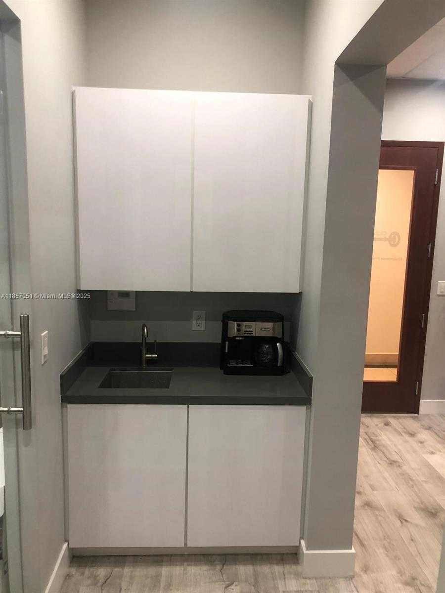 Small Image of 2893 EXECUTIVE PARK DR #302, Weston Number 7