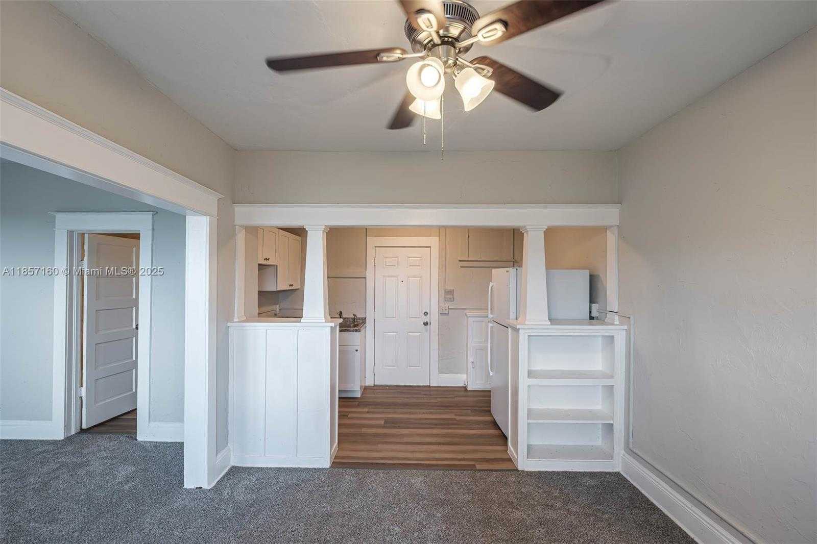 Small Image of Lake Worth Number 17