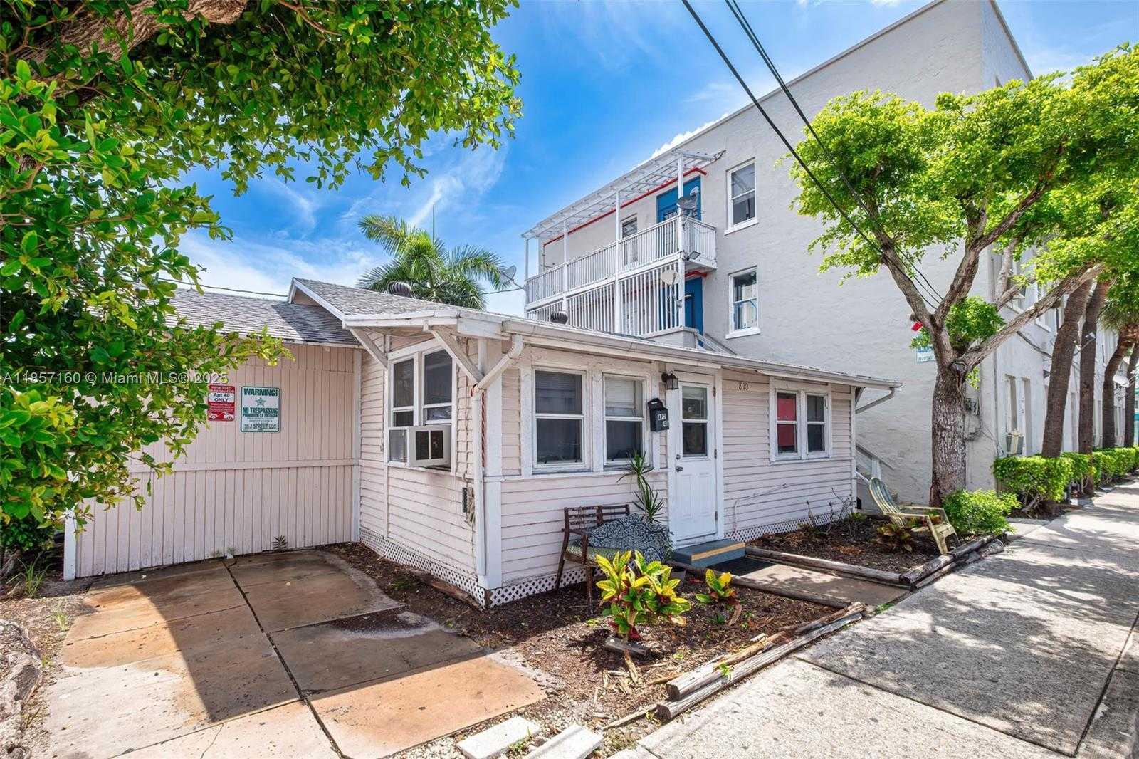 Small Image of Lake Worth Number 24