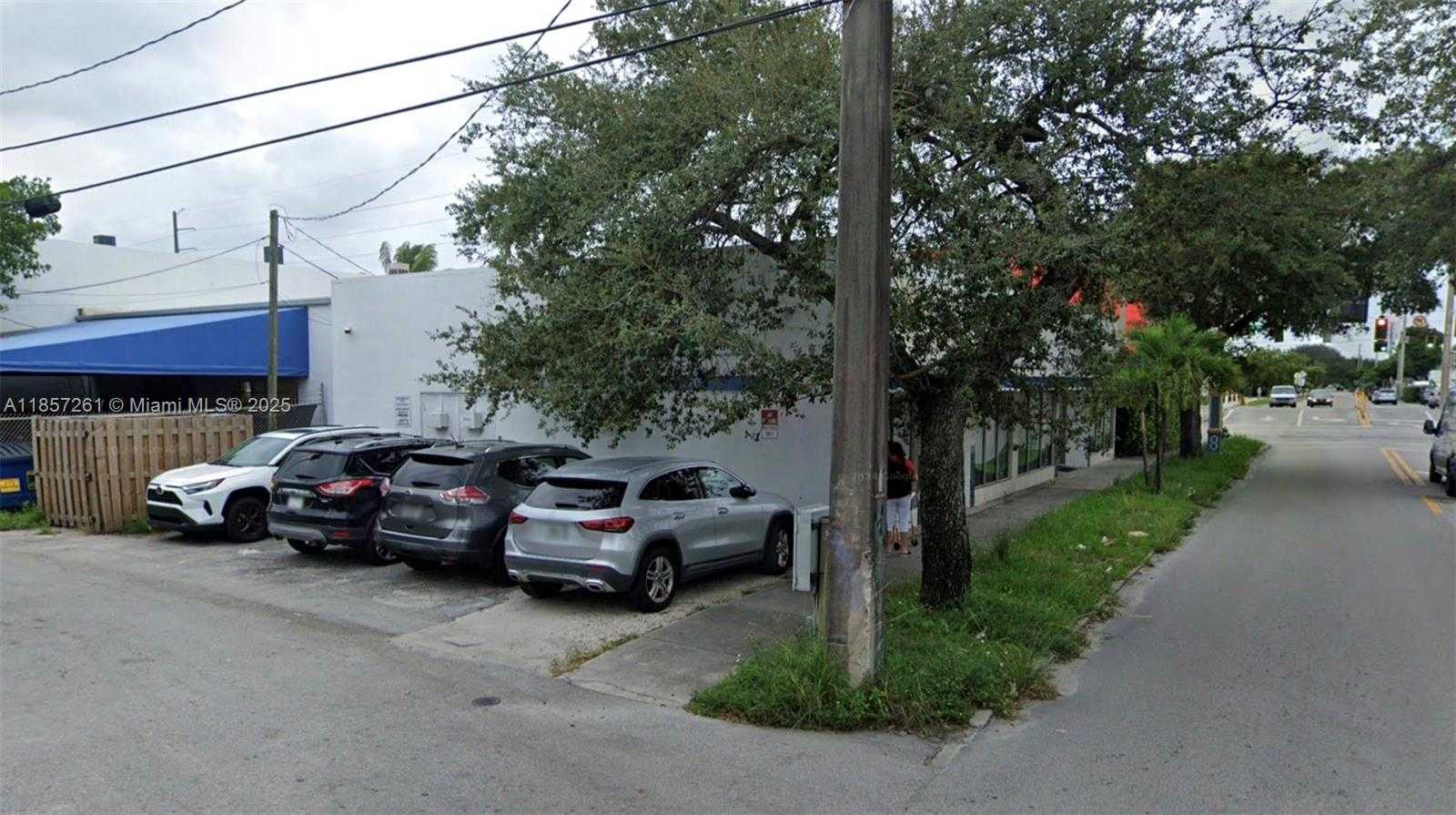 Small Image of 2040 WASHINGTON ST, Hollywood Number 2