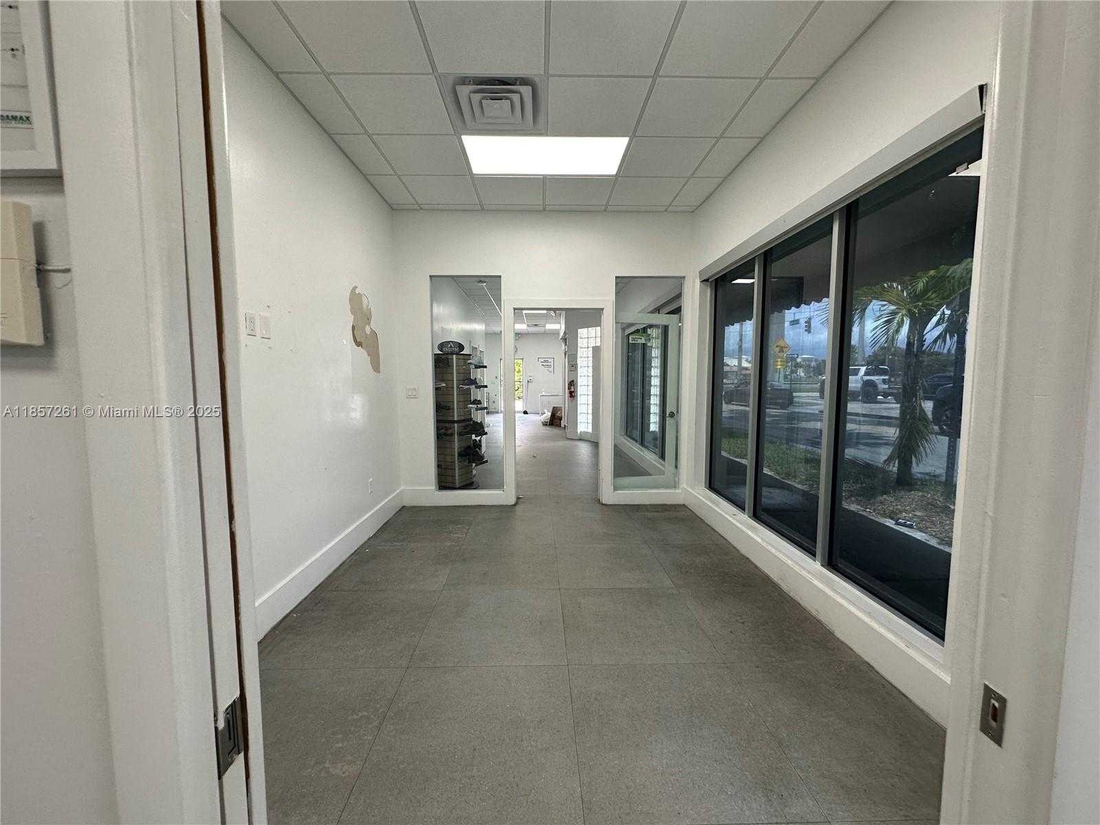 Small Image of 2040 WASHINGTON ST, Hollywood Number 6
