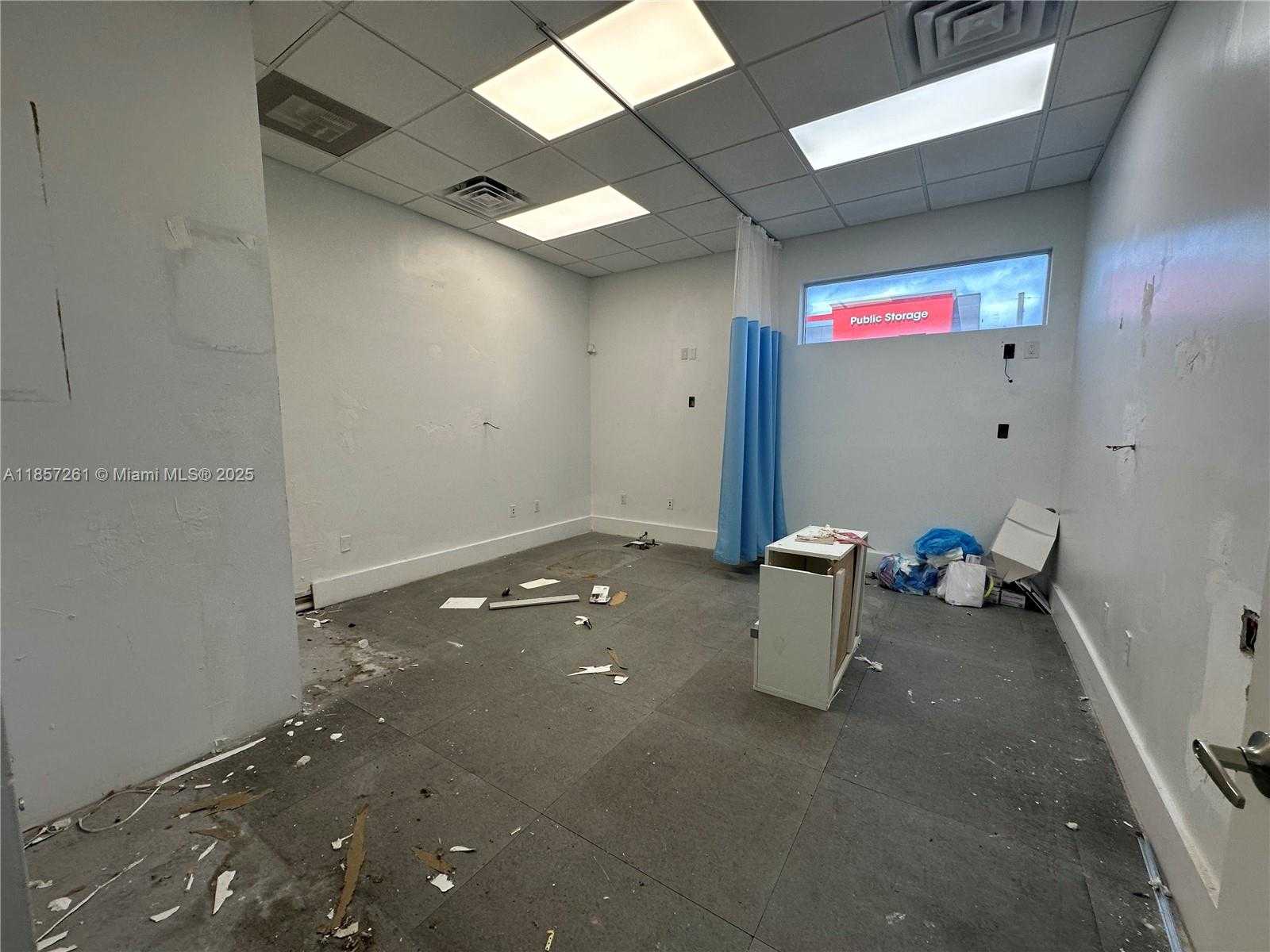 Small Image of 2040 WASHINGTON ST, Hollywood Number 7