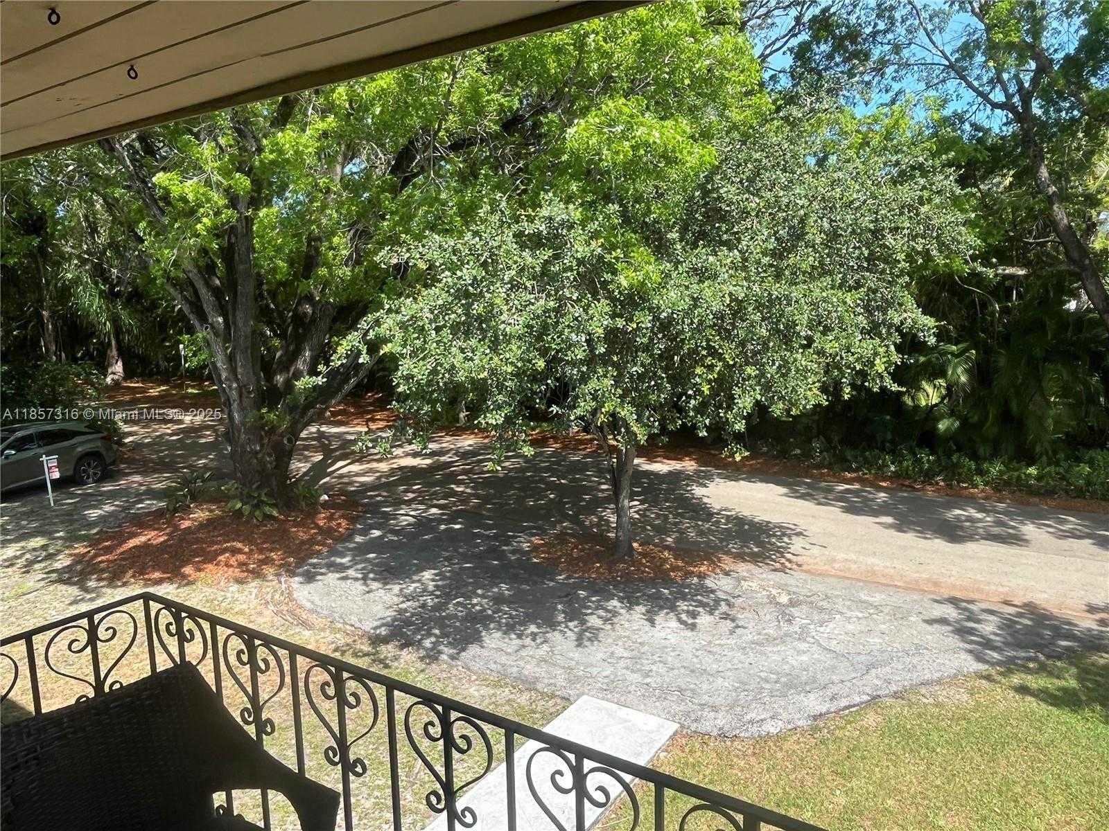 Small Image of 1239 MARIPOSA AVE #2,3,4,6,7 & 8, Coral Gables Number 5