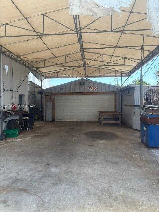 Small Image of 250 NORTH EAST 44TH ST, Oakland Park Number 17