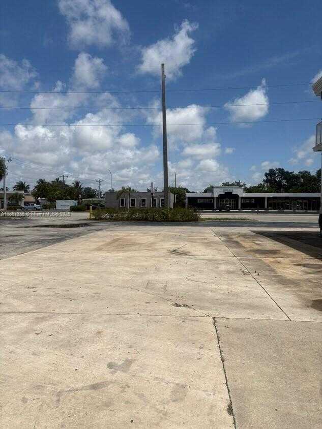 Small Image of 250 NORTH EAST 44TH ST, Oakland Park Number 18