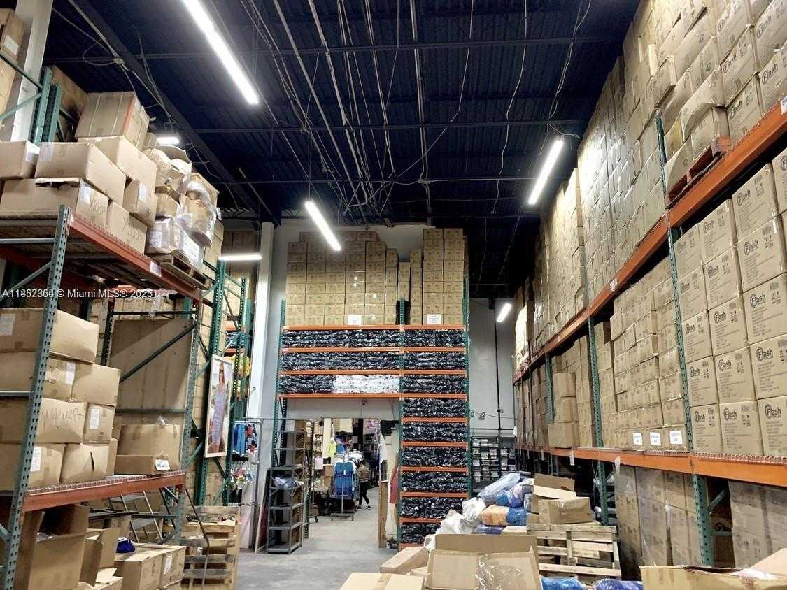 Small Image of 4401 NORTH WEST 167 ST, Miami Gardens Number 10