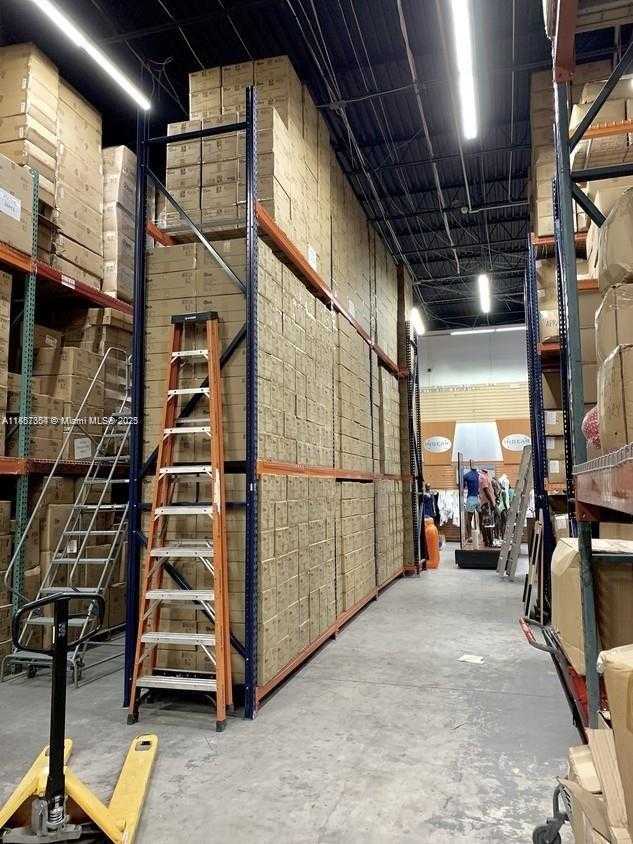 Small Image of 4401 NORTH WEST 167 ST, Miami Gardens Number 11