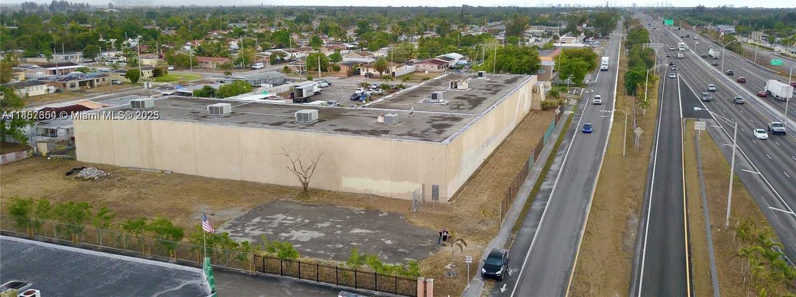 Small Image of 4401 NORTH WEST 167 ST, Miami Gardens Number 6