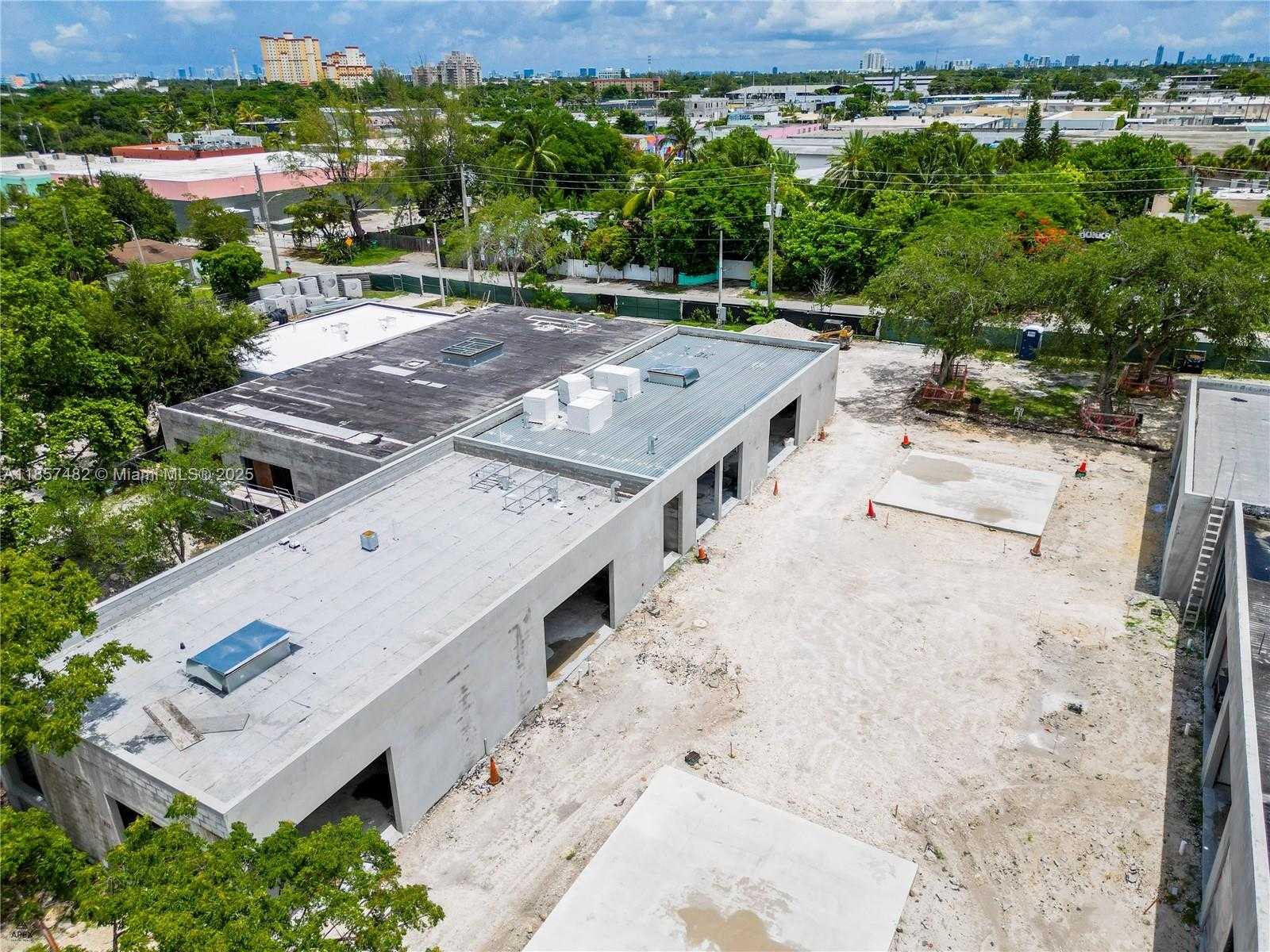 Small Image of 195 NORTH WEST 71ST ST, Miami Number 11