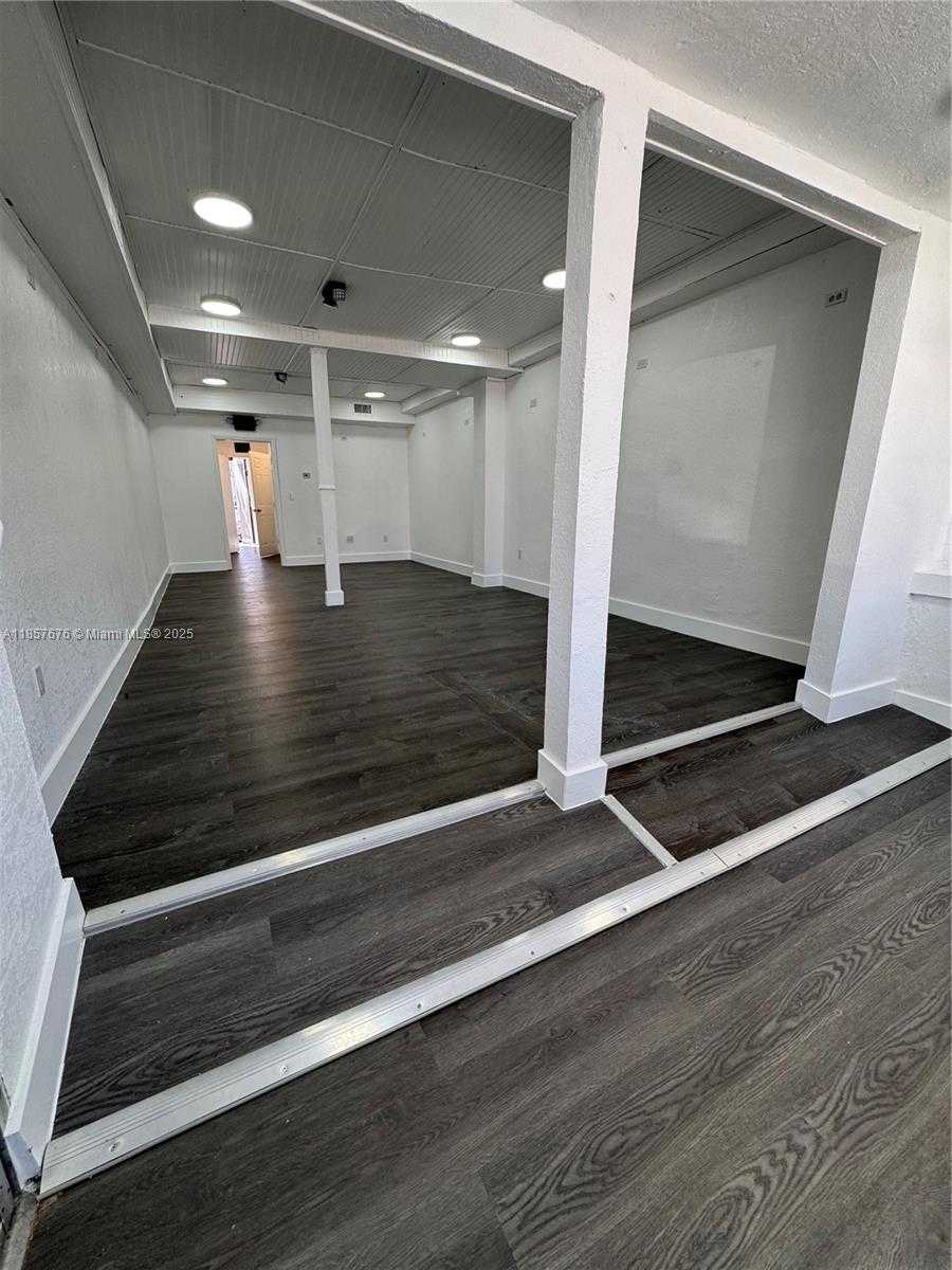 Small Image of 542 SOUTH WEST 12TH AVE, Miami Number 3