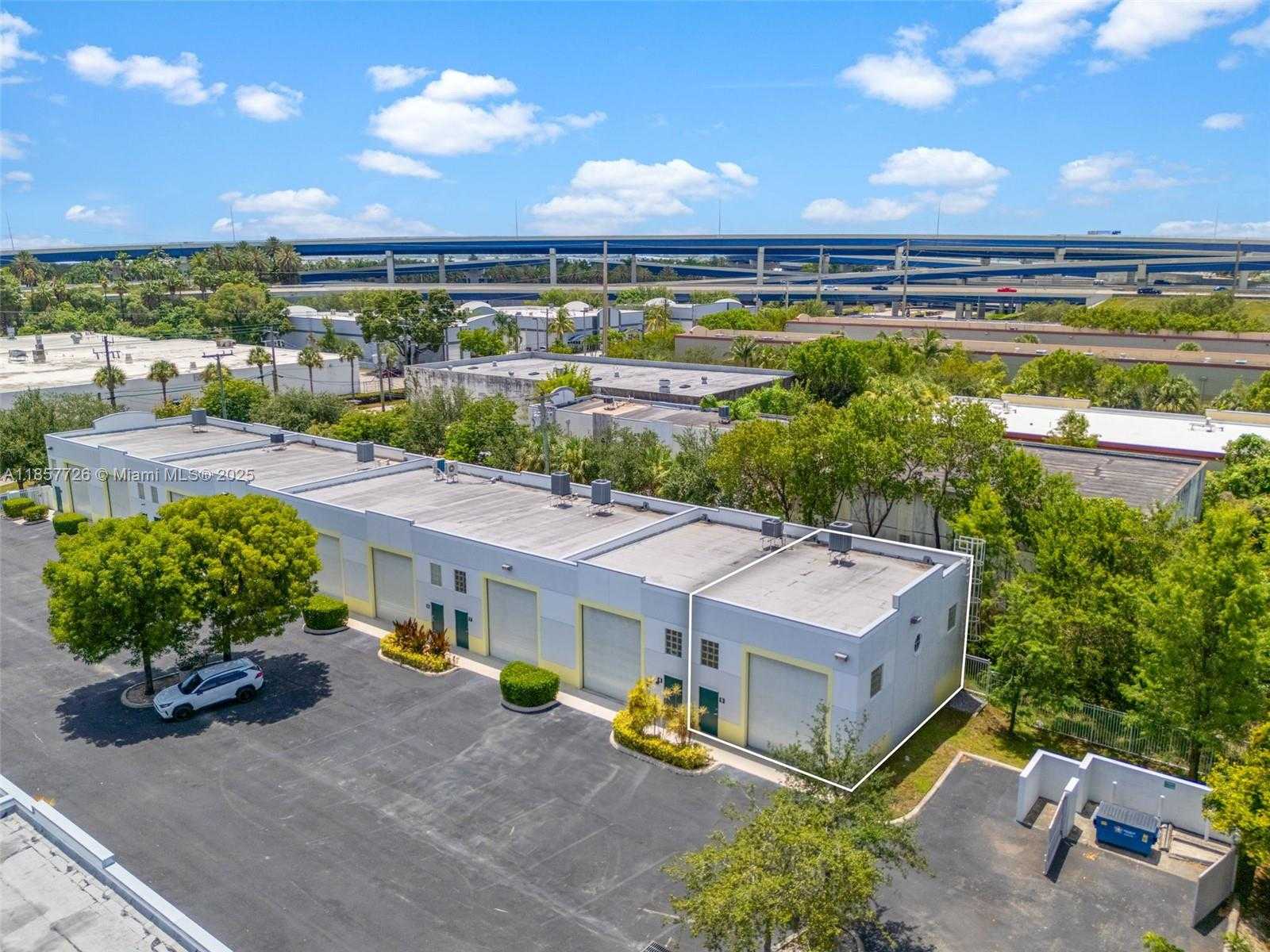 Small Image of 2937 RAVENSWOOD RD #9S, Dania Beach Number 21