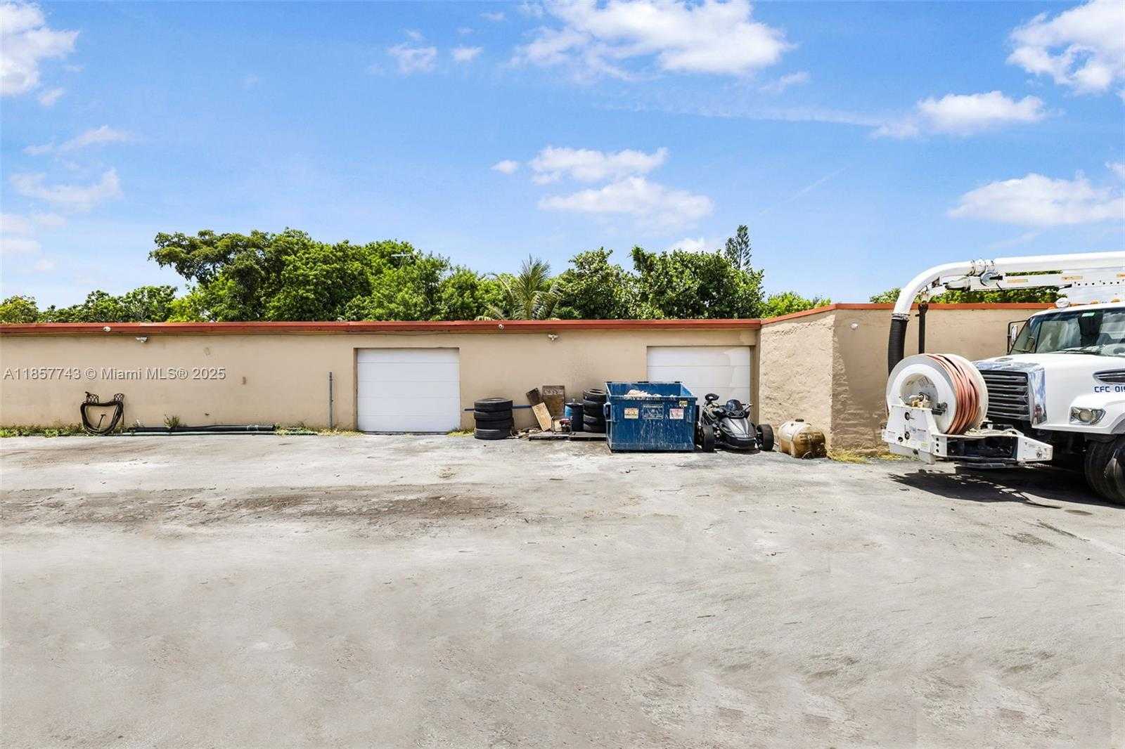 Small Image of 5801 MAYO ST, Hollywood Number 6