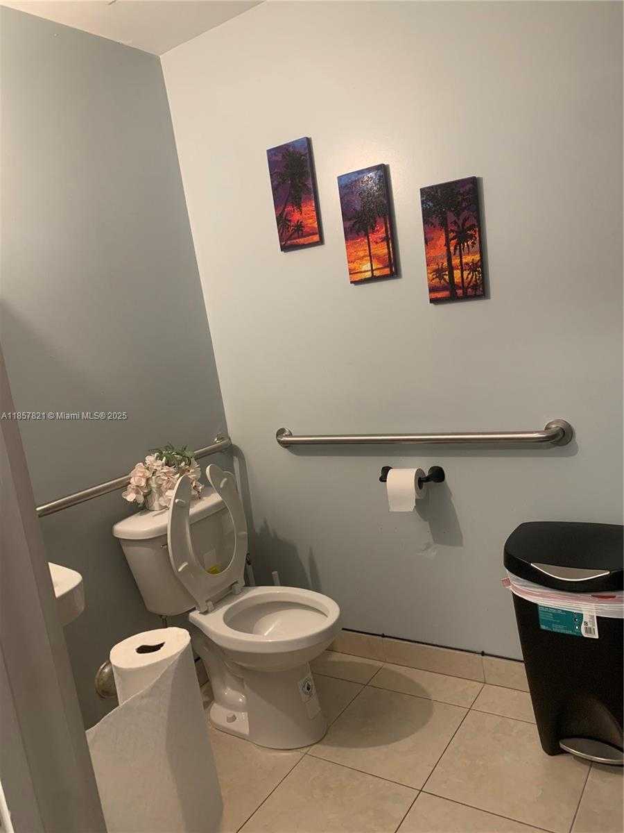 Small Image of 8463 WEST OAKLAND PARK BLVD, Sunrise Number 2
