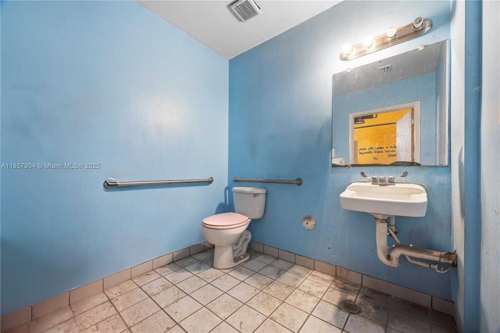 Small Image of 15420 SOUTH WEST 136TH #14, Miami Number 11