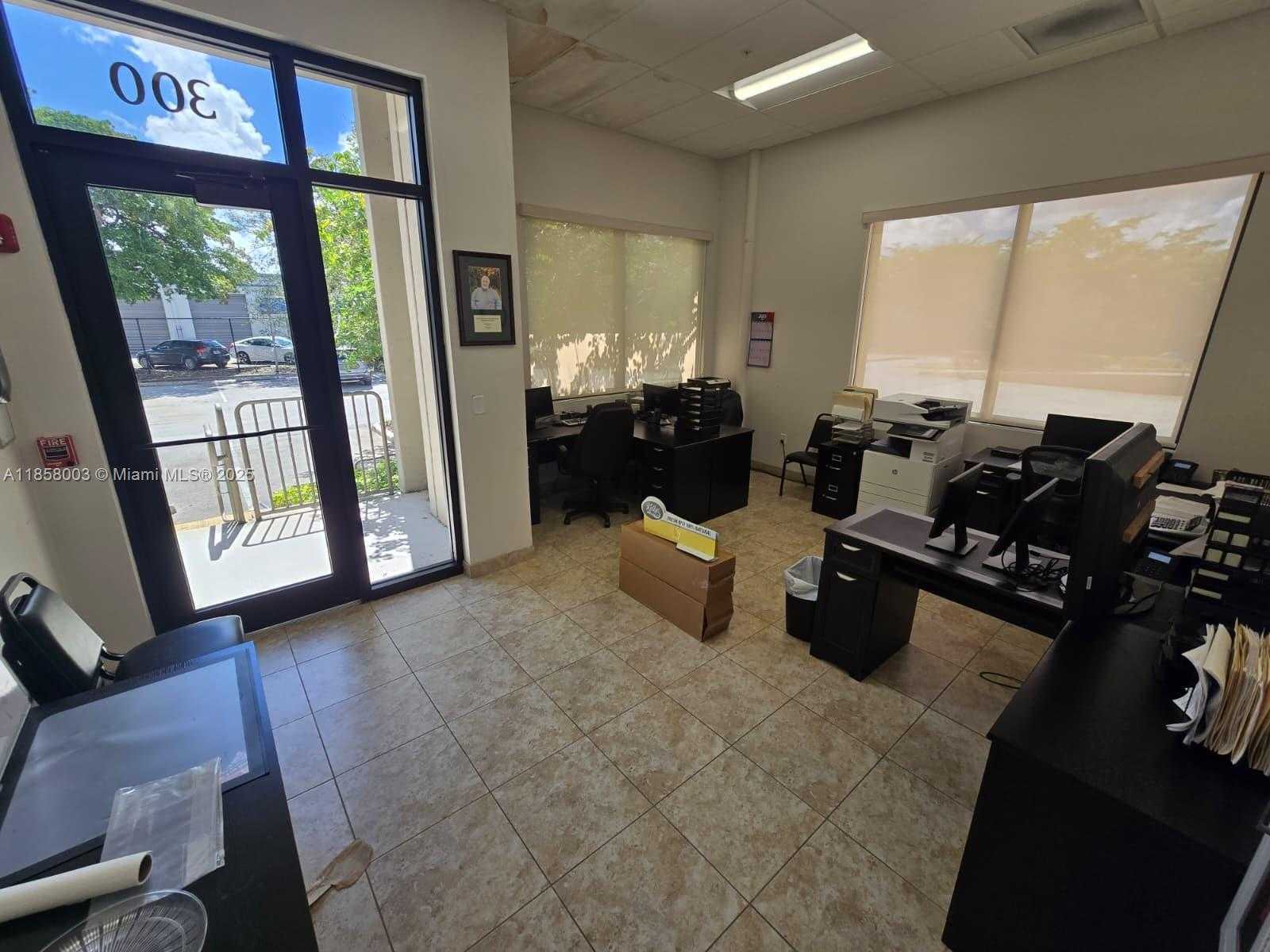 Small Image of 10400 NORTH WEST 55TH ST #Unit 300, Sunrise Number 16