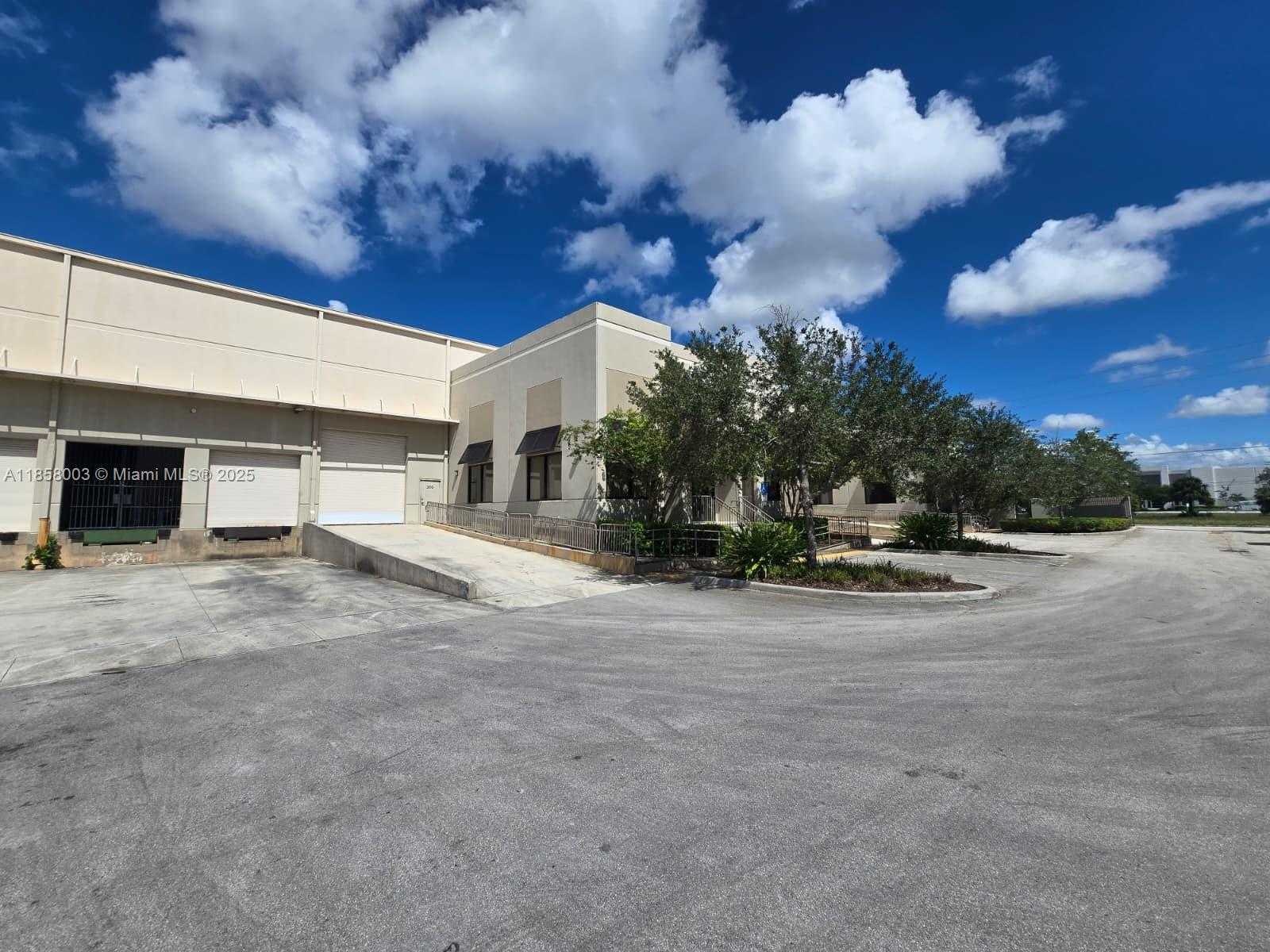 Small Image of 10400 NORTH WEST 55TH ST #Unit 300, Sunrise Number 19