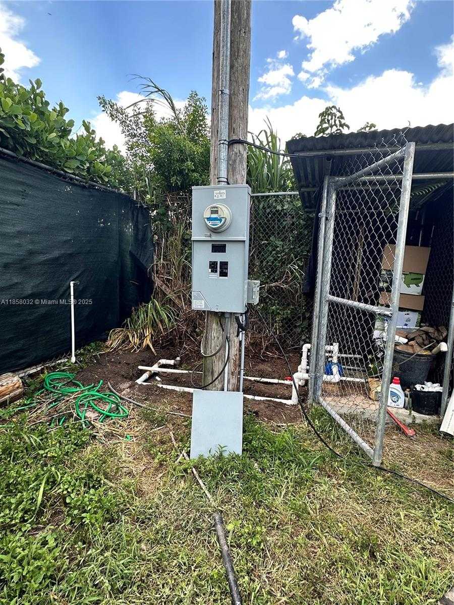 Small Image of 160 SW 208 AV, Miami Number 5