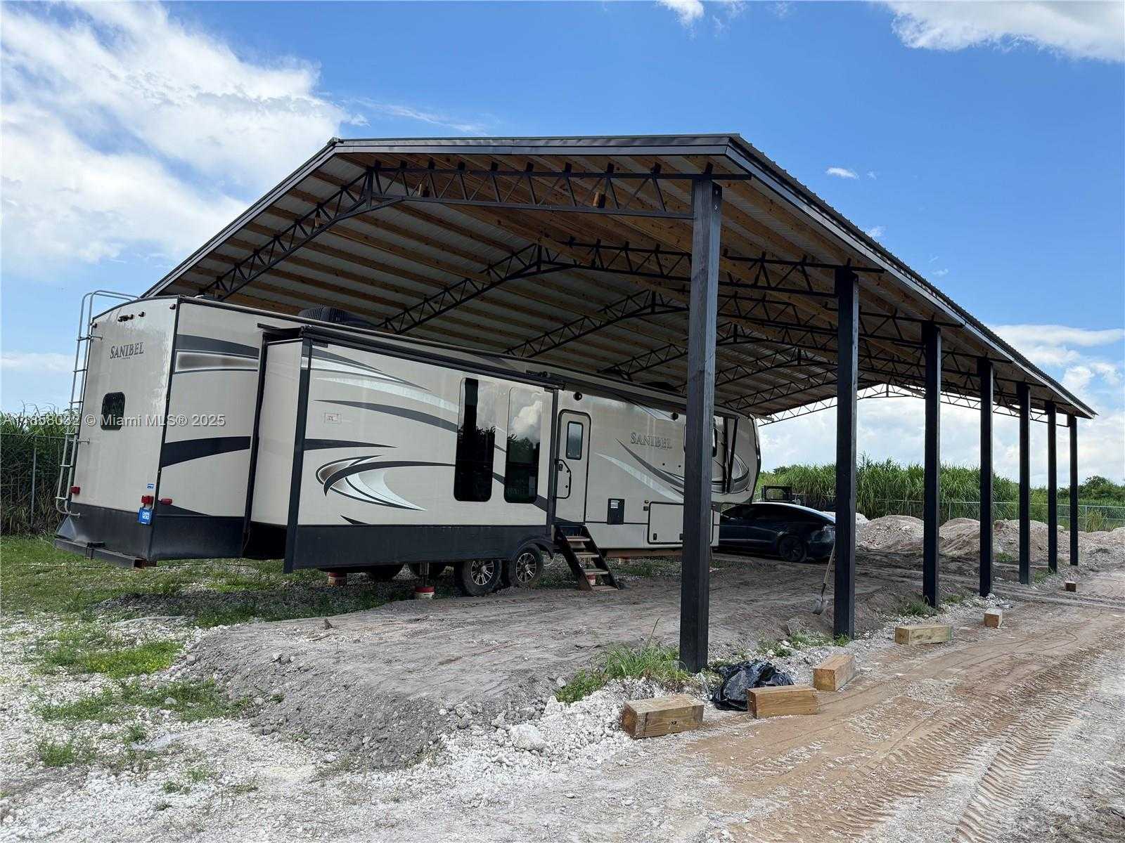 Small Image of 160 SW 208 AV, Miami Number 7