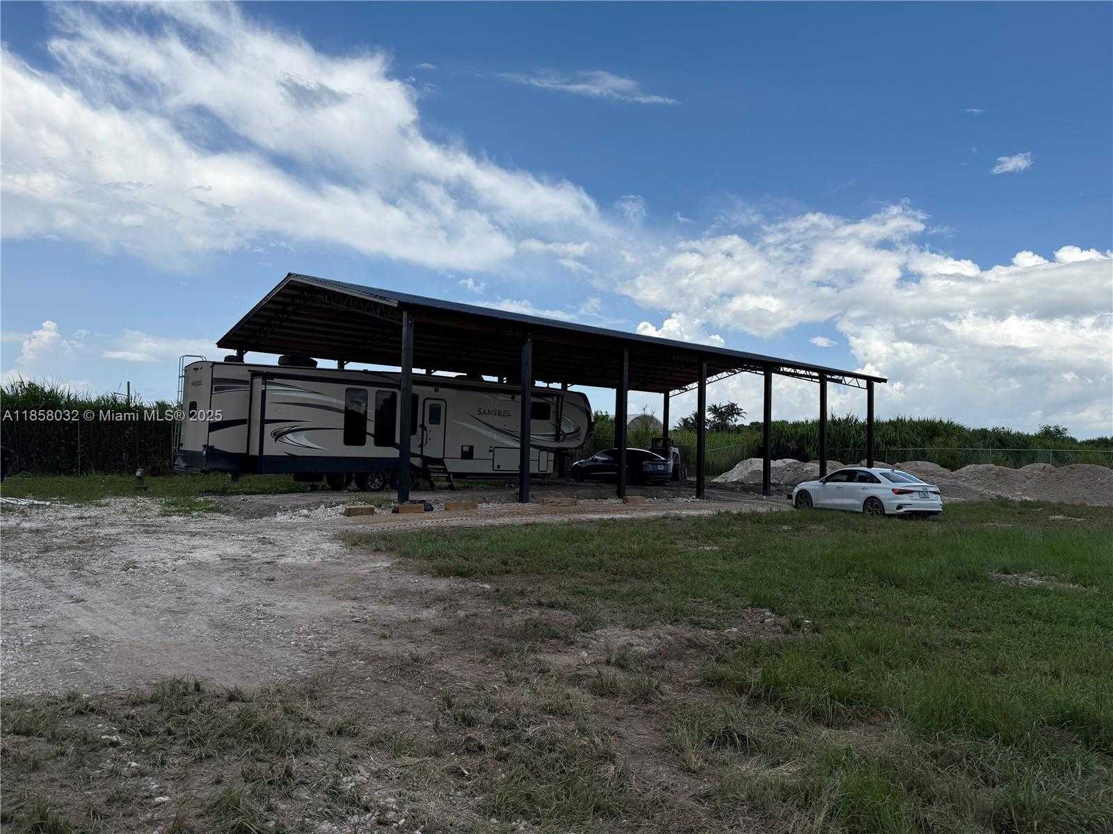 Small Image of 160 SW 208 AV, Miami Number 8