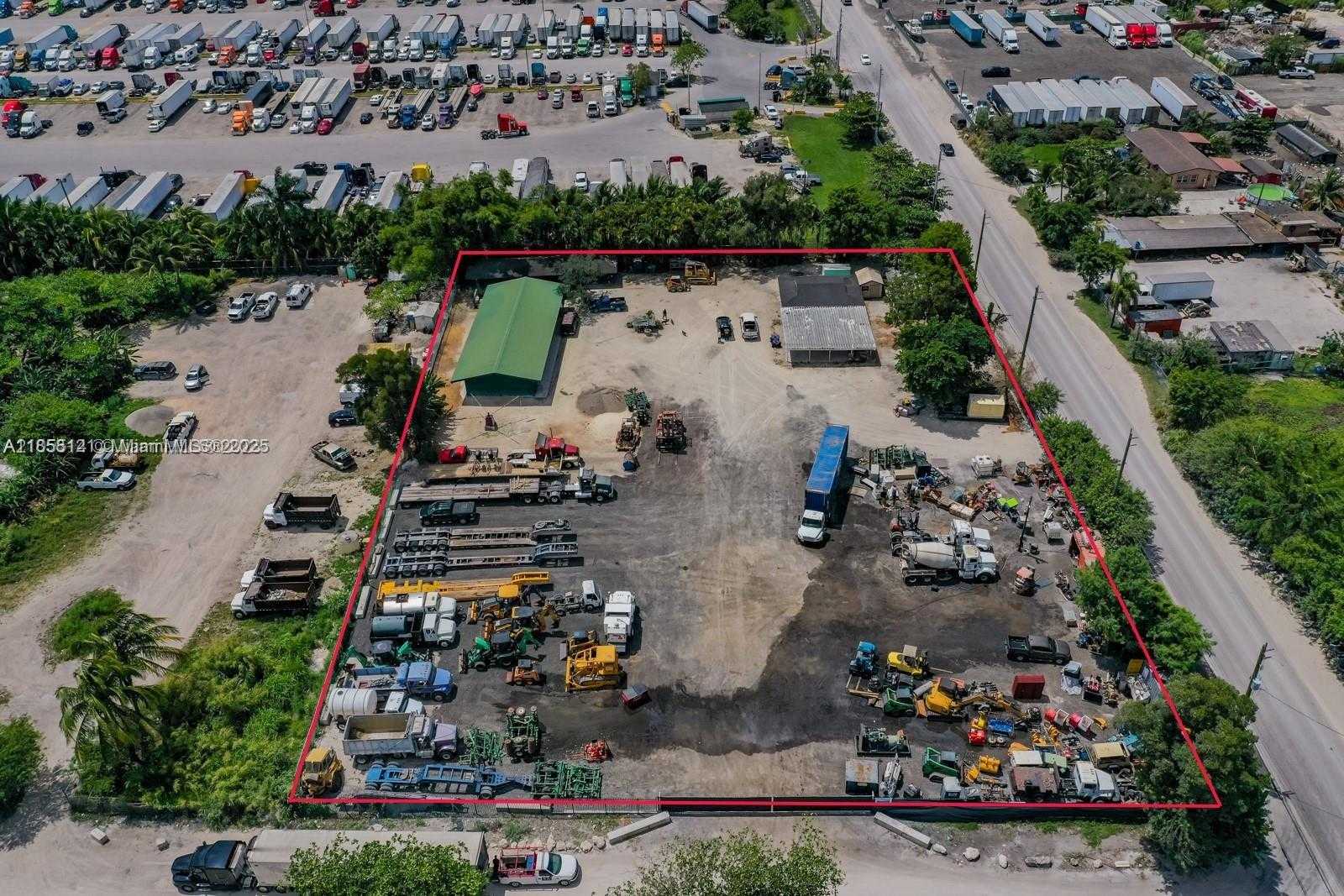 Small Image of 12160 NORTH WEST 157 ST, Miami Number 17