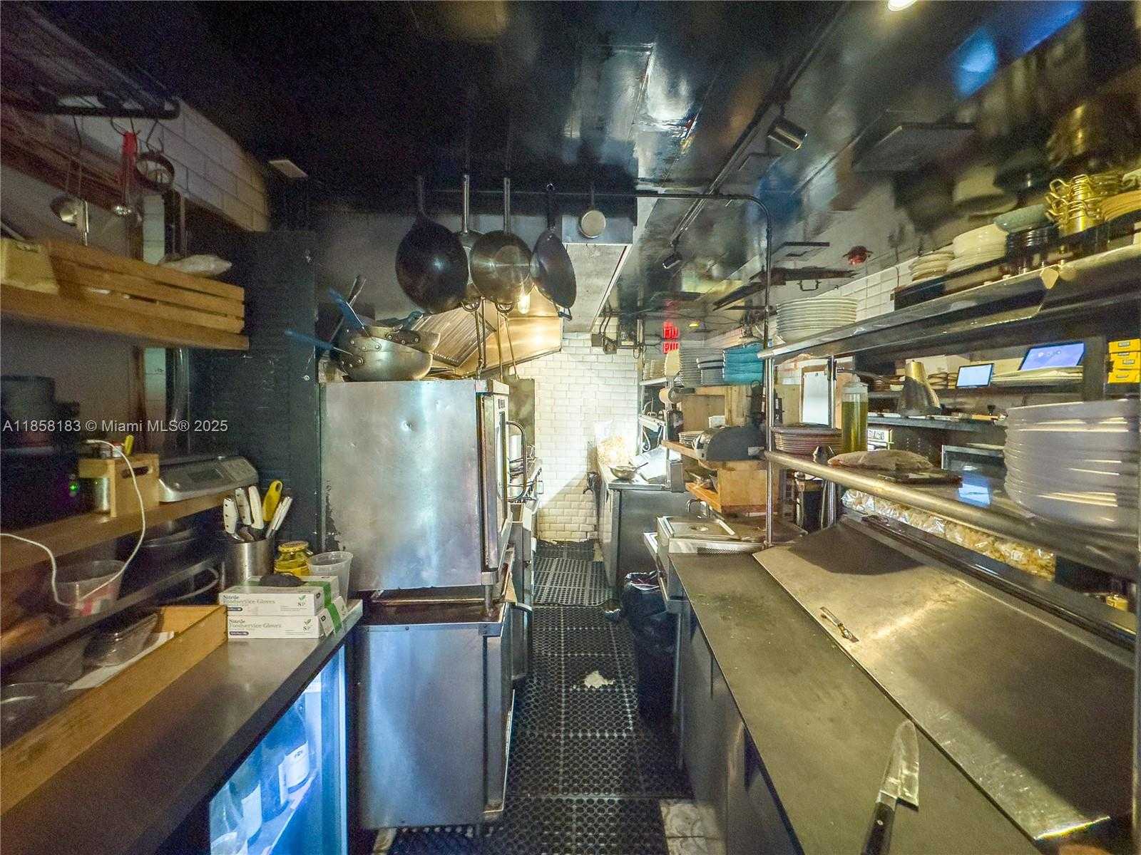 Small Image of 1410 20TH ST #1418, Miami Beach Number 13