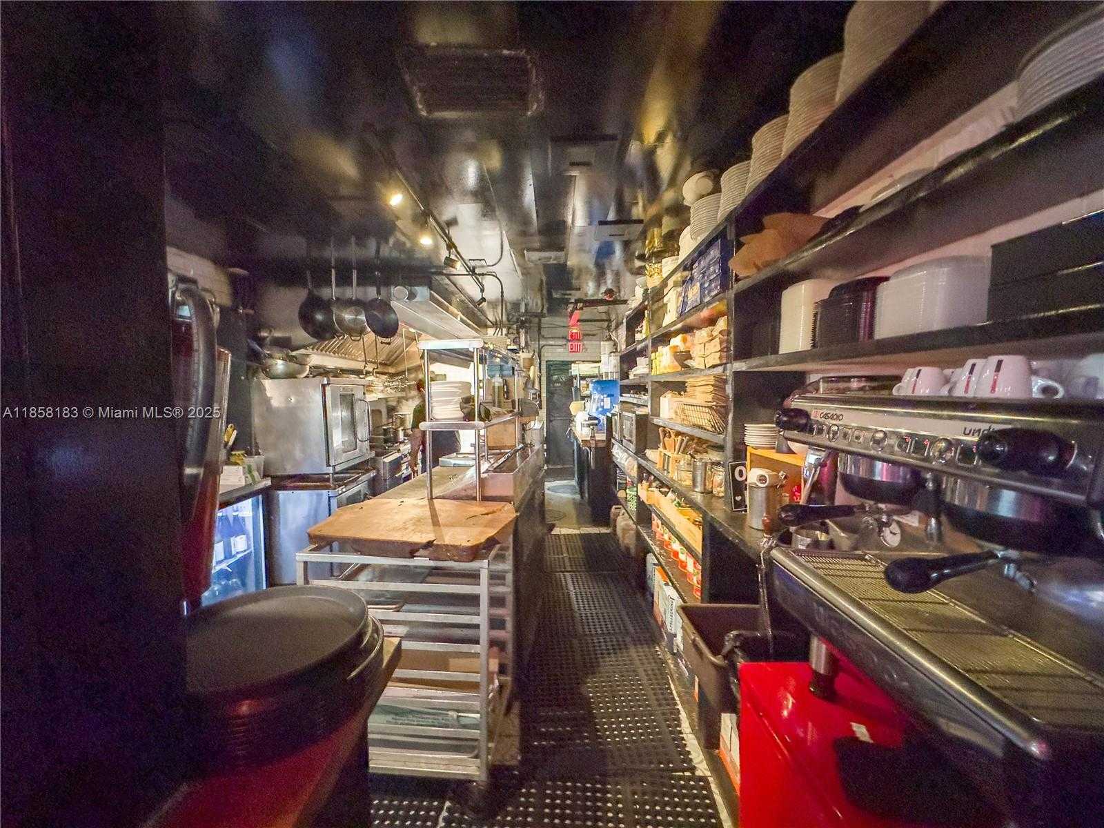 Small Image of 1410 20TH ST #1418, Miami Beach Number 8