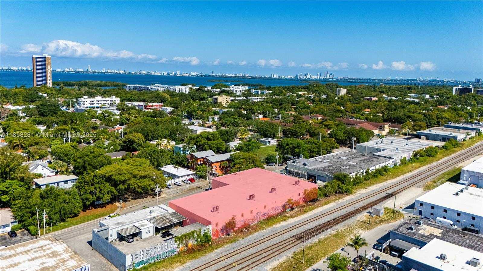 Small Image of 6890 NORTH EAST 4TH CT, Miami Number 10