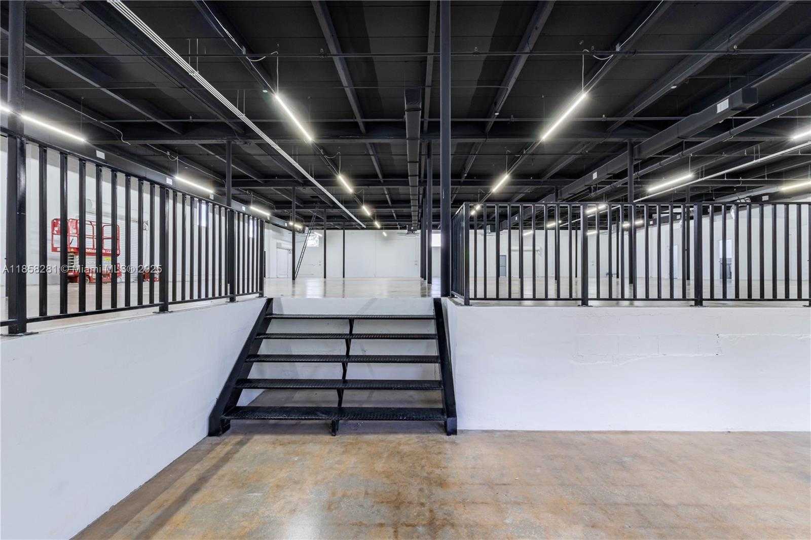 Small Image of 6890 NORTH EAST 4TH CT, Miami Number 11