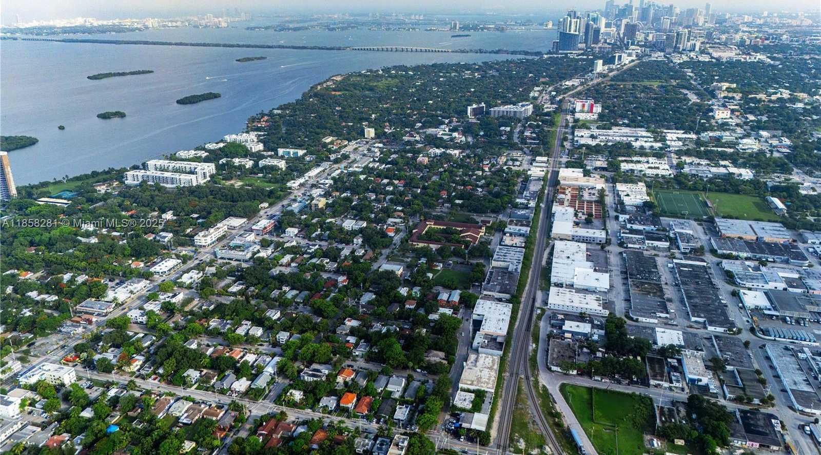 Small Image of 6890 NORTH EAST 4TH CT, Miami Number 13