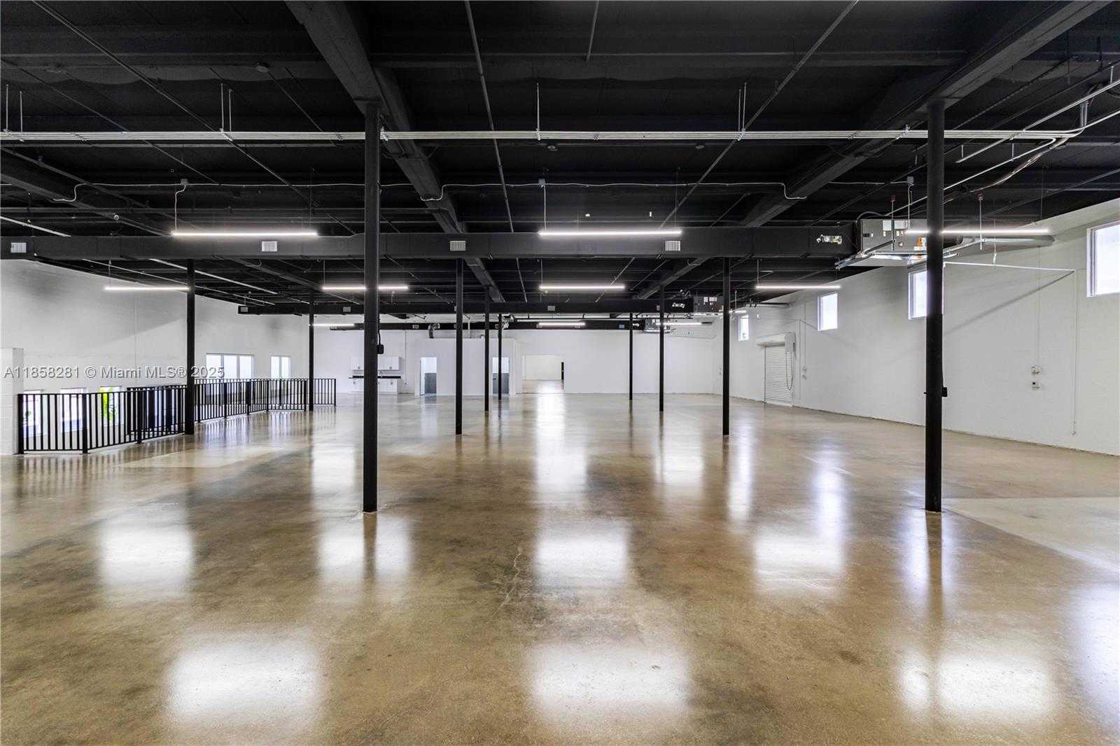 Small Image of 6890 NORTH EAST 4TH CT, Miami Number 3