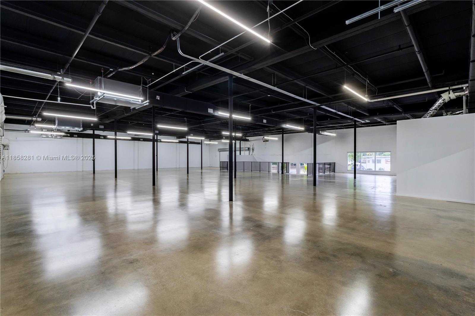 Small Image of 6890 NORTH EAST 4TH CT, Miami Number 7