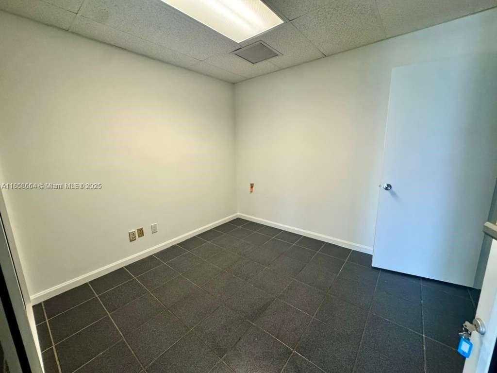 Small Image of 8475 NORTH WEST 29TH ST, Doral Number 11